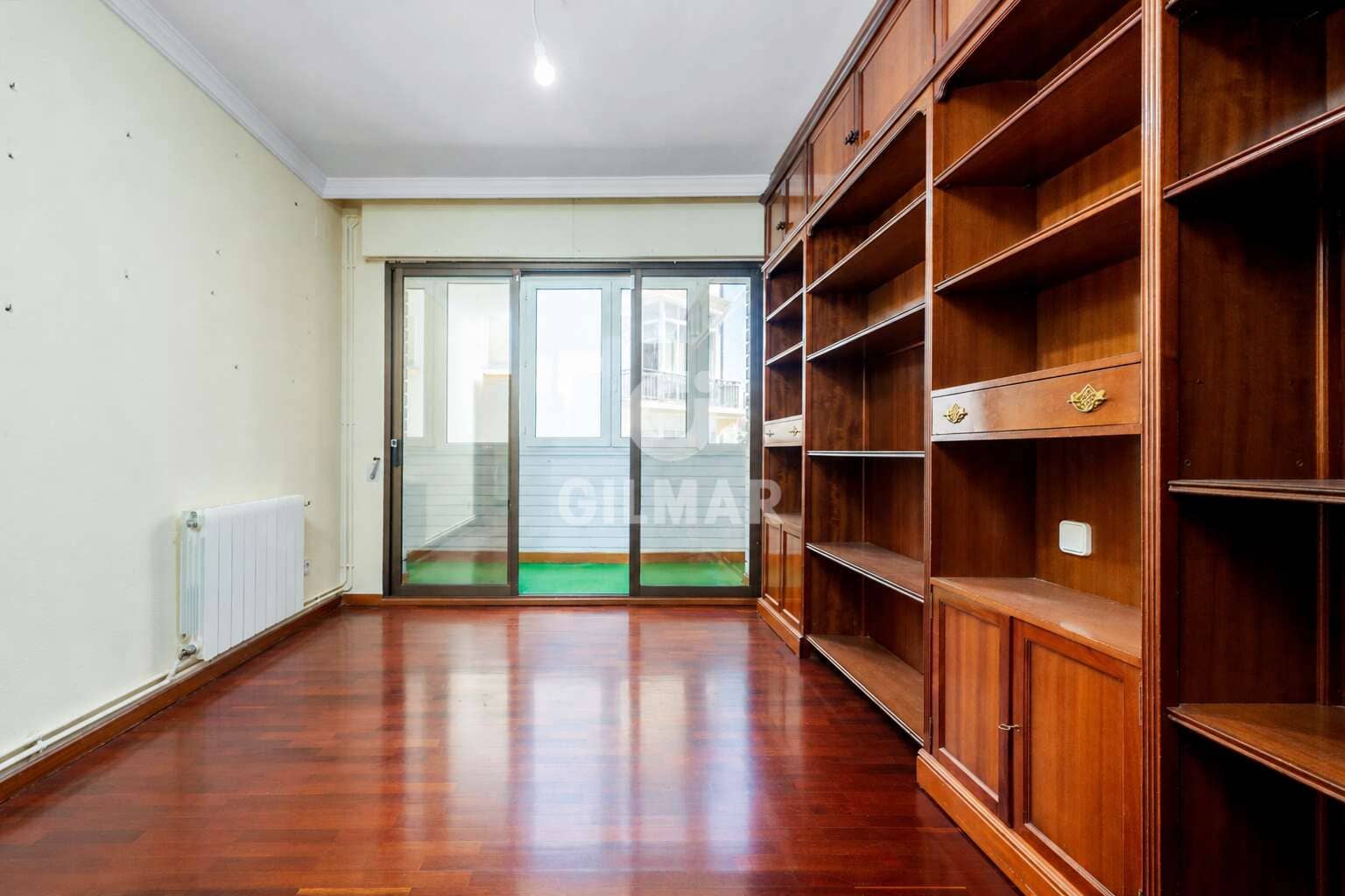 5 bedroom Flat for sale in Cadiz city with garage - € 850,000 (Ref: 9938724)