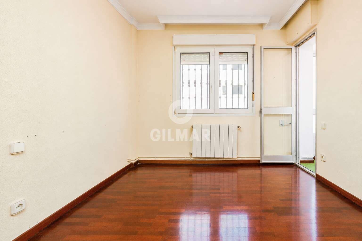 5 bedroom Flat for sale in Cadiz city with garage - € 850,000 (Ref: 9938724)