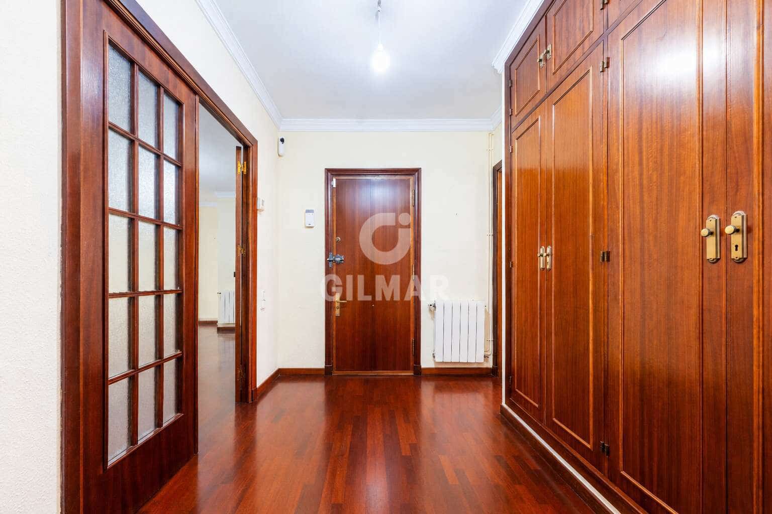 5 bedroom Flat for sale in Cadiz city with garage - € 850,000 (Ref: 9938724)