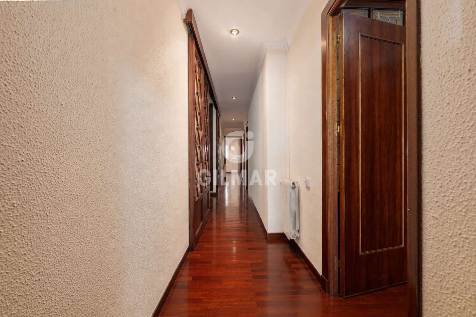 5 bedroom Flat for sale in Cadiz city with garage - € 850,000 (Ref: 9938724)