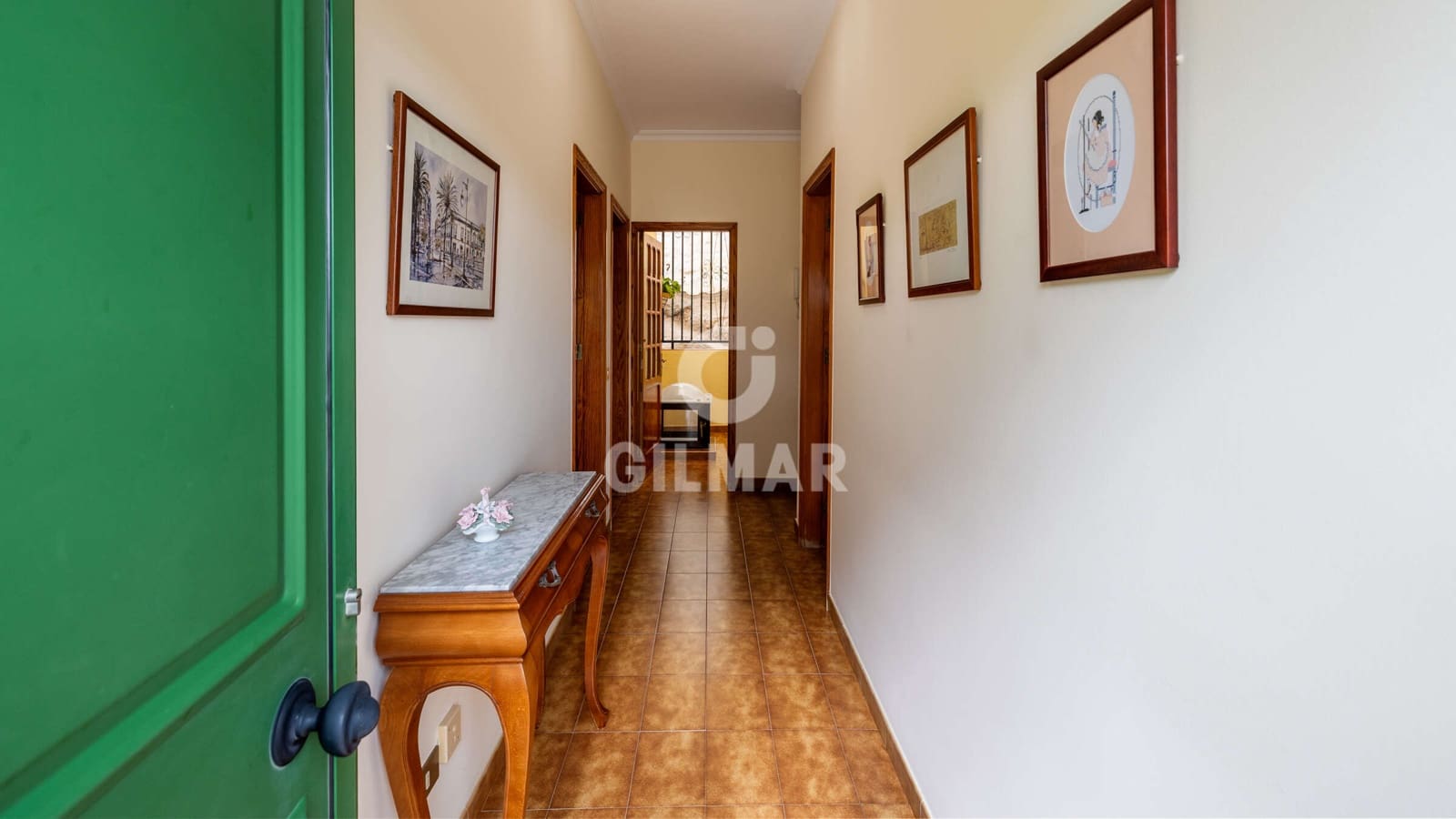 4 bedroom Villa for sale in Las Palmas de Gran Canaria - € 320,000 (Ref: 9939128)