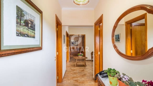 4 bedroom Villa for sale in San Lorenzo, Las Palmas de Gran Canaria - € 320,000 (Ref: 9939128)