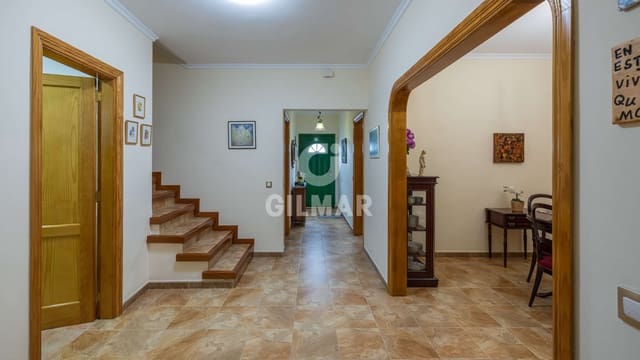 4 bedroom Villa for sale in San Lorenzo, Las Palmas de Gran Canaria - € 320,000 (Ref: 9939128)