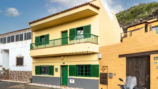 4 bedroom Villa for sale in San Lorenzo, Las Palmas de Gran Canaria - € 320,000 (Ref: 9939128)