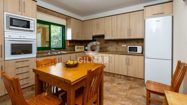 4 bedroom Villa for sale in San Lorenzo, Las Palmas de Gran Canaria - € 320,000 (Ref: 9939128)