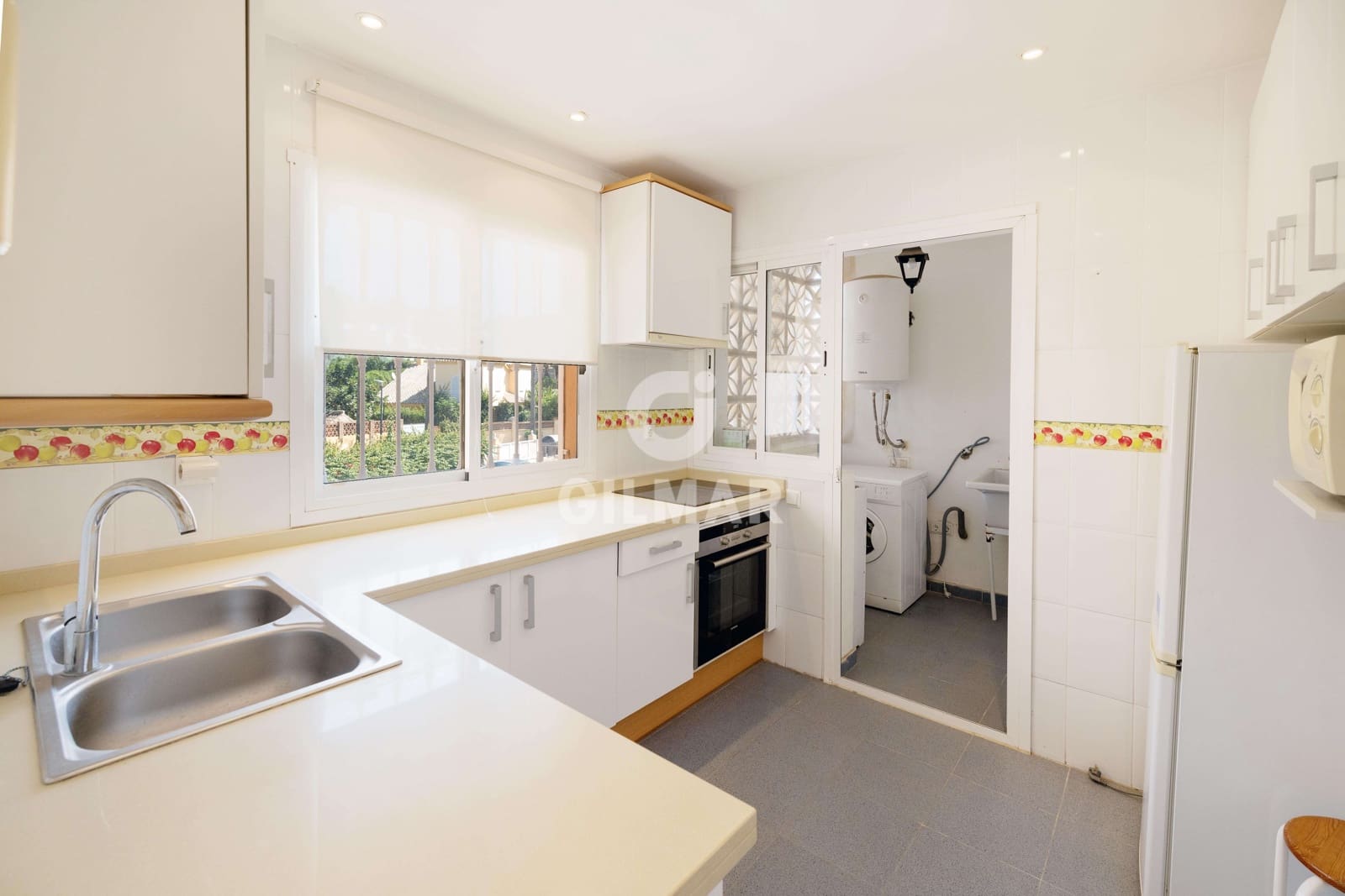 3 sypialnia Mieszkanie na sprzedaż w Carib Playa z basenem garażem - 490 000 € (Ref: 9939129)