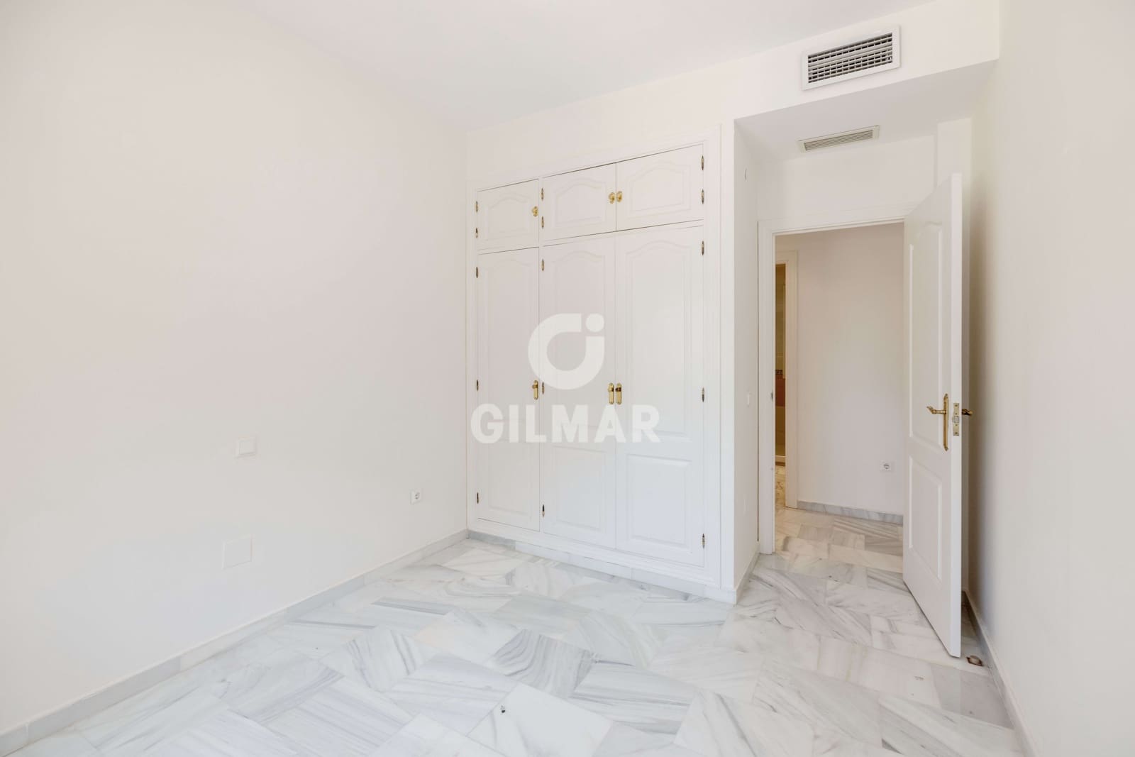3 sypialnia Mieszkanie na sprzedaż w Carib Playa z basenem garażem - 490 000 € (Ref: 9939129)