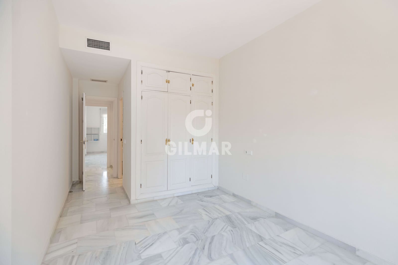 3 sypialnia Mieszkanie na sprzedaż w Carib Playa z basenem garażem - 490 000 € (Ref: 9939129)