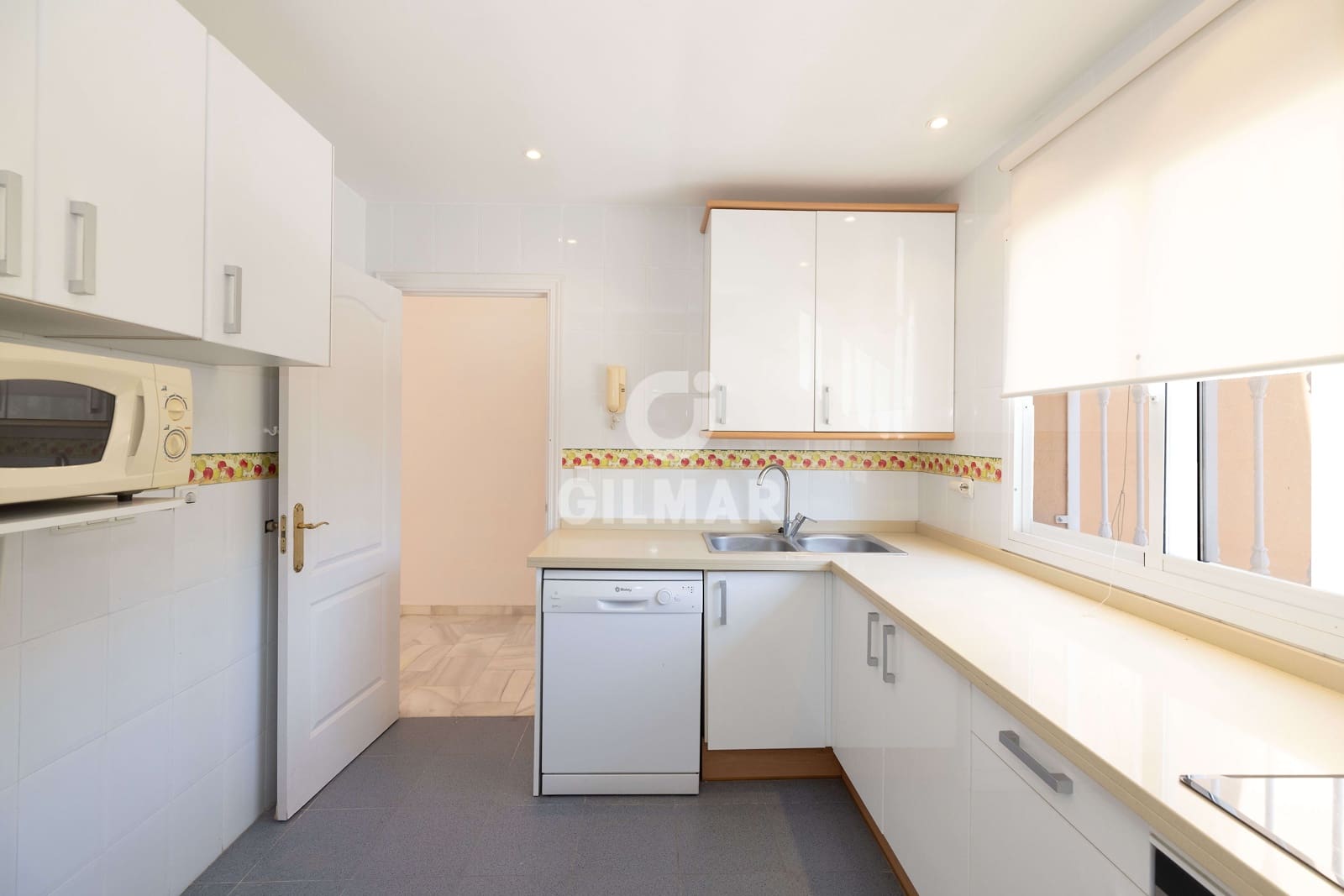 3 sypialnia Mieszkanie na sprzedaż w Carib Playa z basenem garażem - 490 000 € (Ref: 9939129)