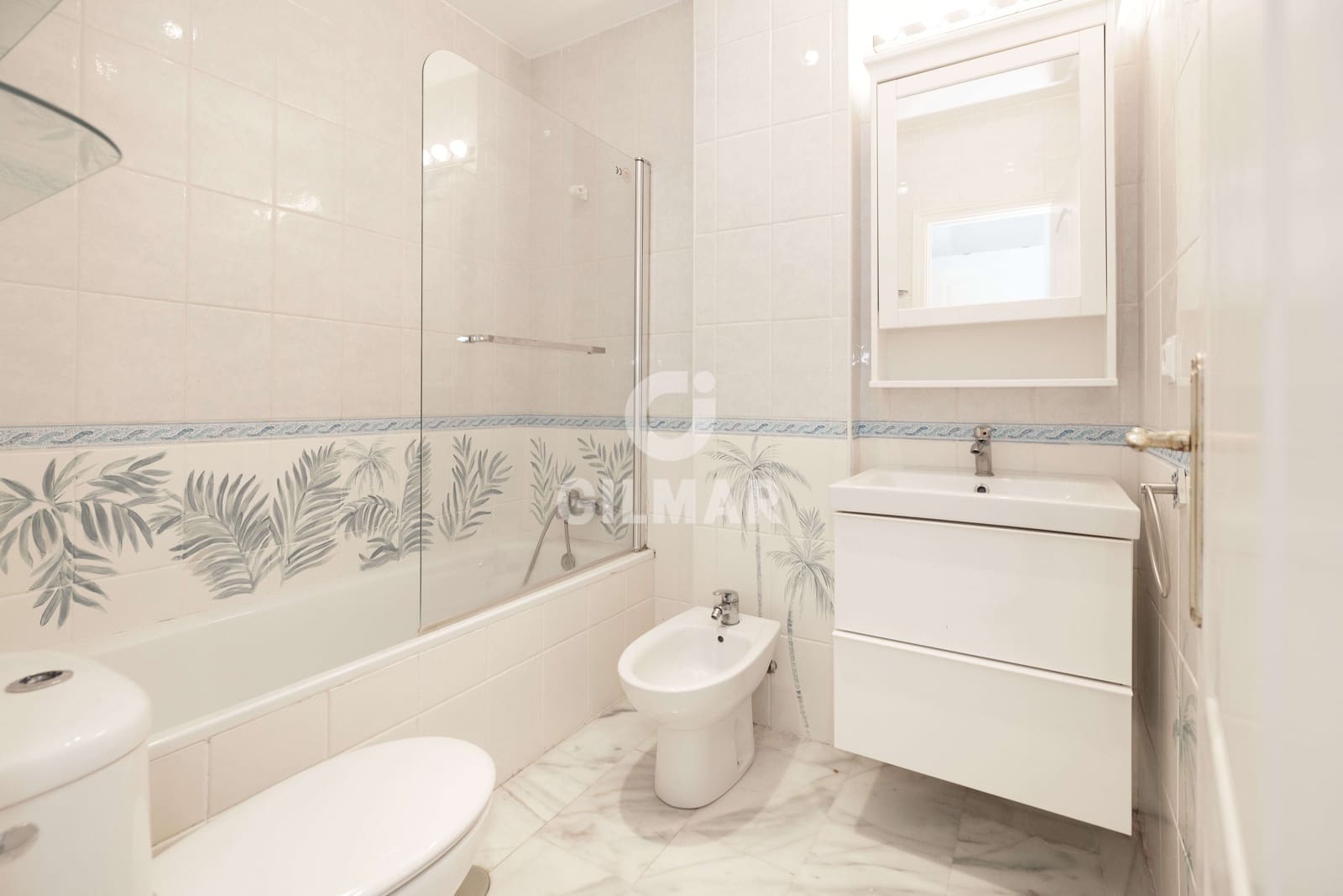 3 sypialnia Mieszkanie na sprzedaż w Carib Playa z basenem garażem - 490 000 € (Ref: 9939129)