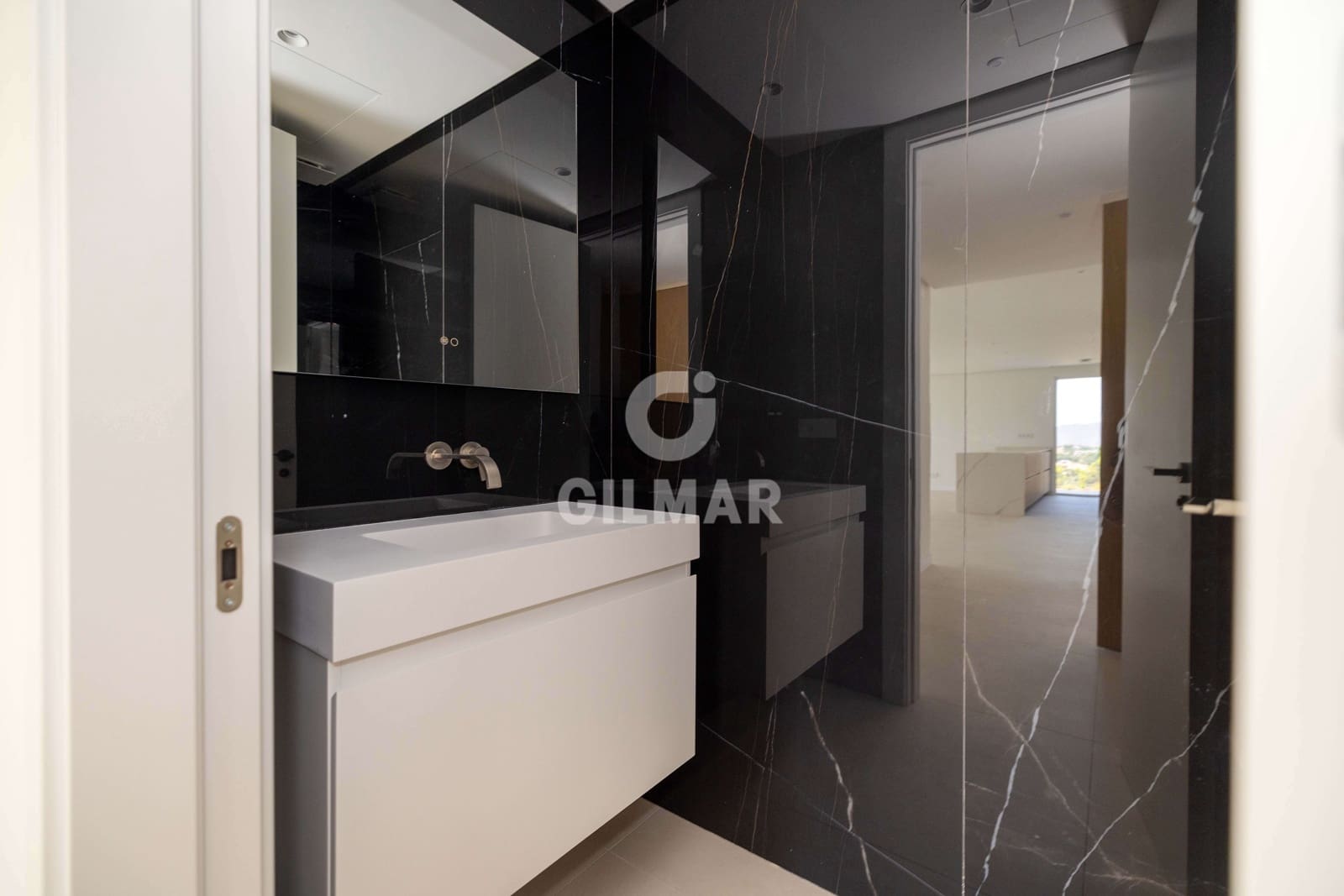 3 bedroom Flat for sale in La Mairena with pool garage - € 1,250,000 (Ref: 9941286)