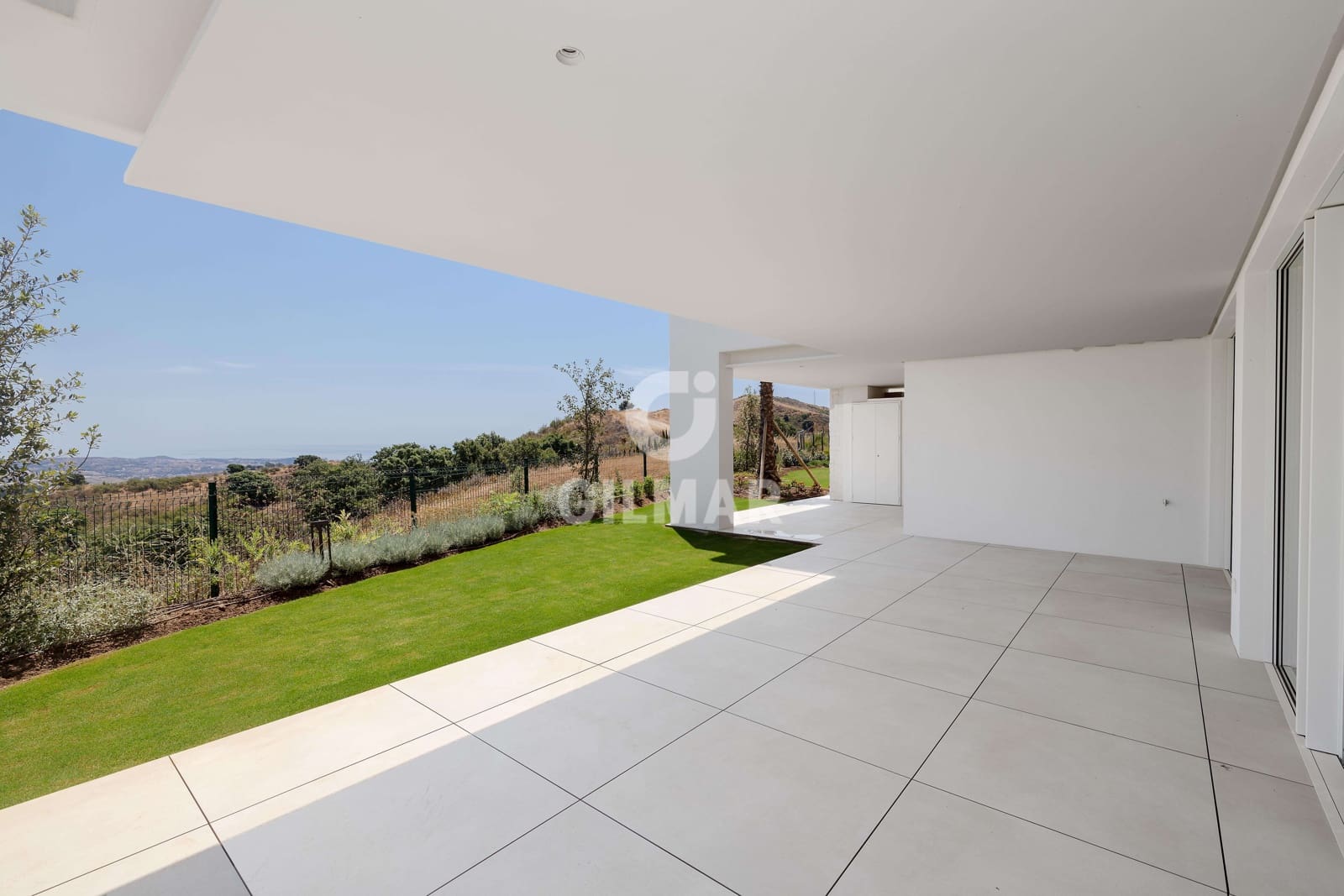 3 bedroom Flat for sale in La Mairena with pool garage - € 1,250,000 (Ref: 9941286)