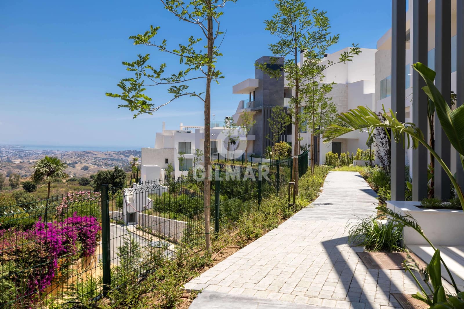3 bedroom Flat for sale in La Mairena with pool garage - € 1,250,000 (Ref: 9941286)