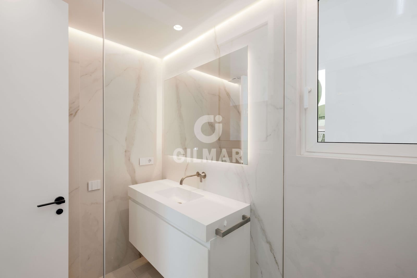 3 bedroom Flat for sale in La Mairena with pool garage - € 1,250,000 (Ref: 9941286)