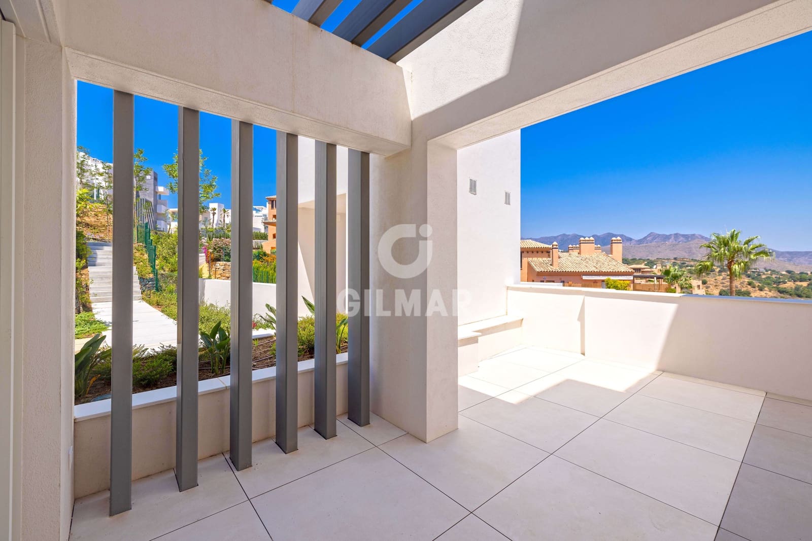 3 bedroom Flat for sale in La Mairena with pool garage - € 1,250,000 (Ref: 9941286)