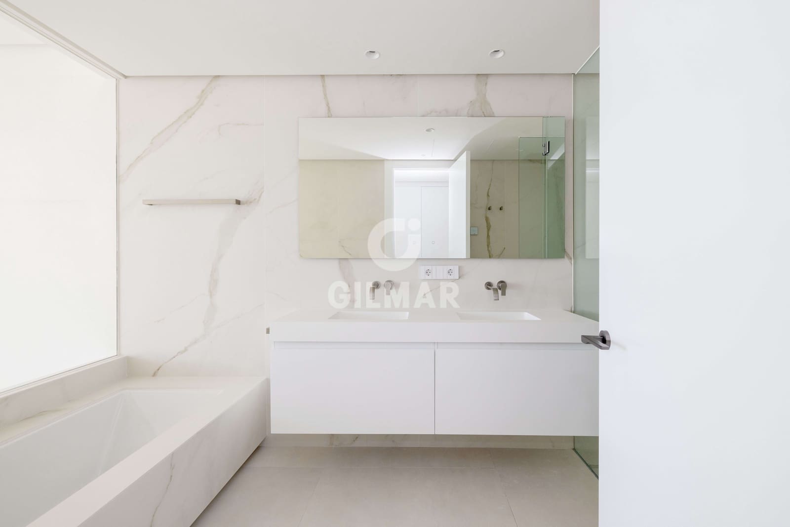 3 bedroom Flat for sale in La Mairena with pool garage - € 1,250,000 (Ref: 9941286)