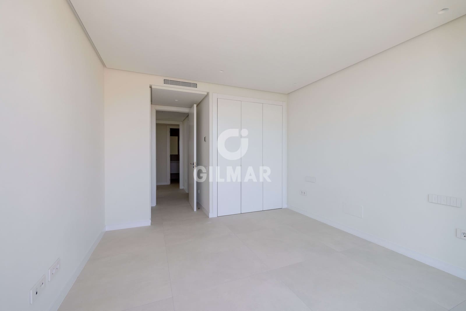 3 bedroom Flat for sale in La Mairena with pool garage - € 1,250,000 (Ref: 9941286)