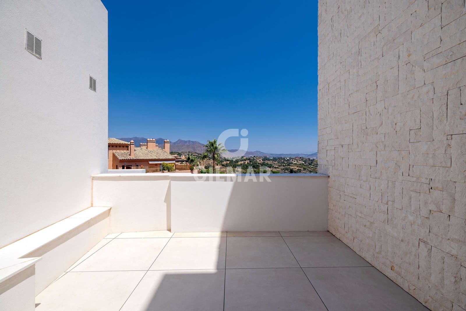 3 bedroom Flat for sale in La Mairena with pool garage - € 1,250,000 (Ref: 9941286)