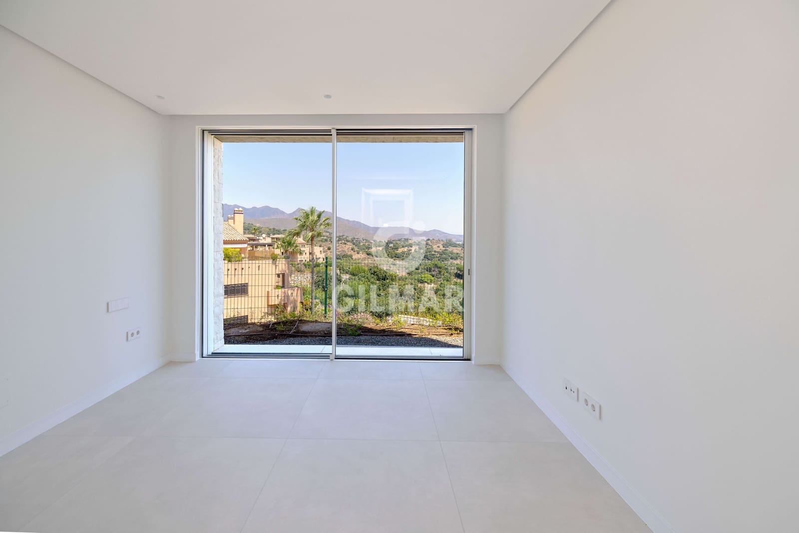 3 bedroom Flat for sale in La Mairena with pool garage - € 1,250,000 (Ref: 9941286)