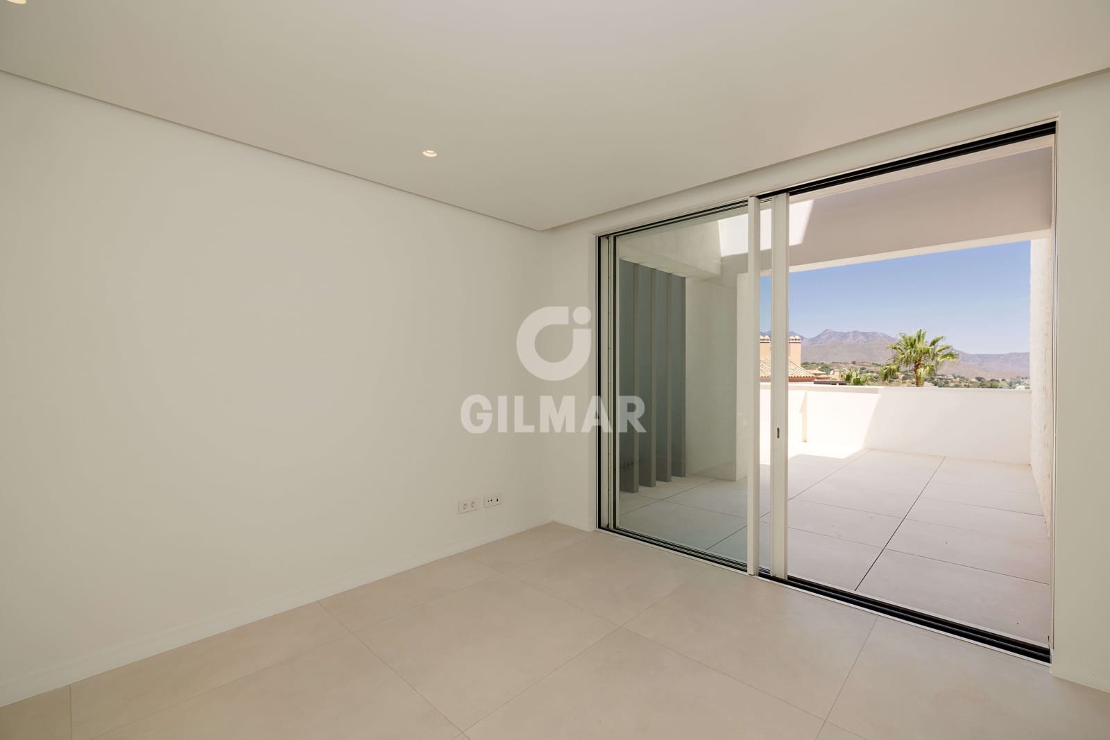 3 bedroom Flat for sale in La Mairena with pool garage - € 1,250,000 (Ref: 9941286)