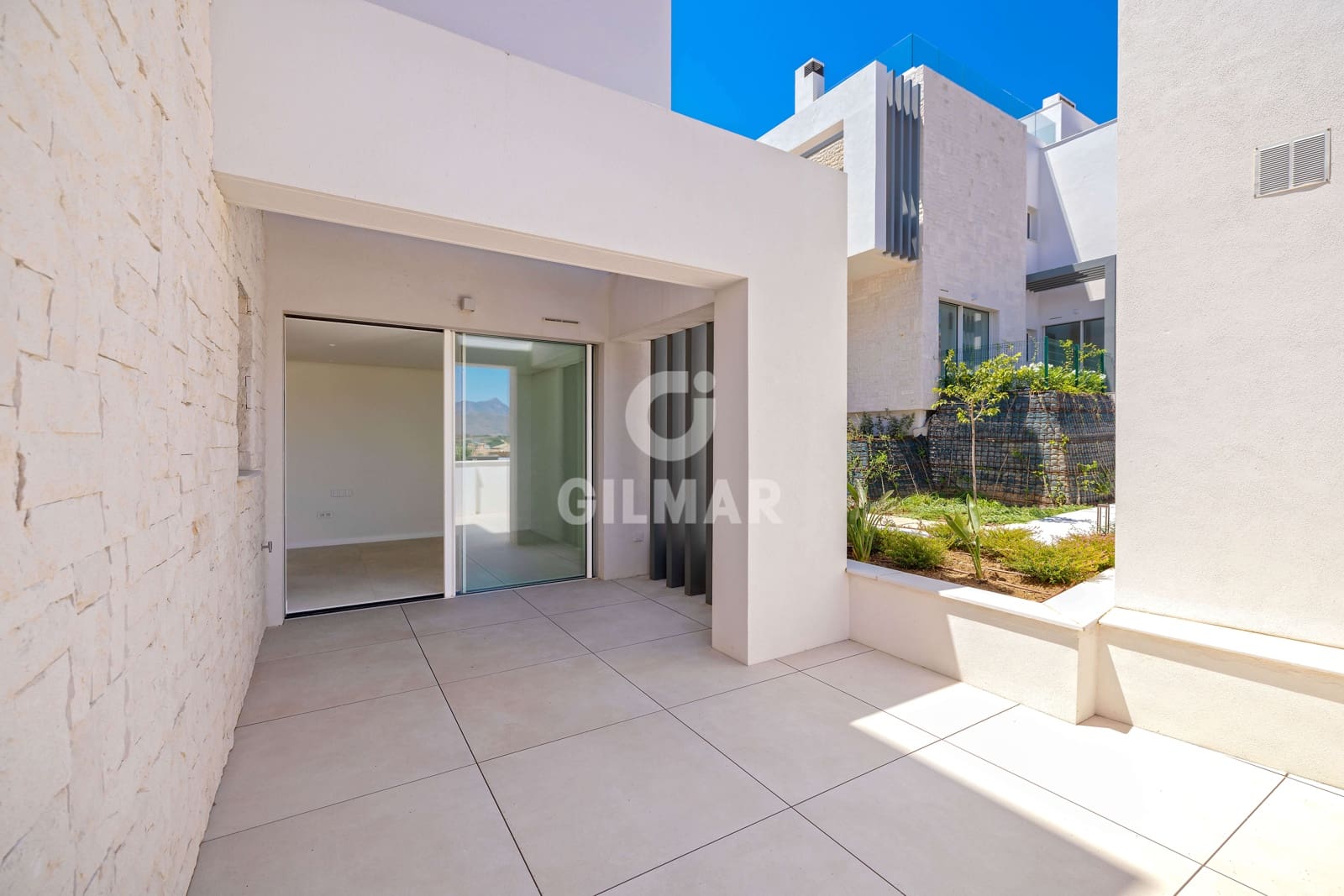 3 bedroom Flat for sale in La Mairena with pool garage - € 1,250,000 (Ref: 9941286)