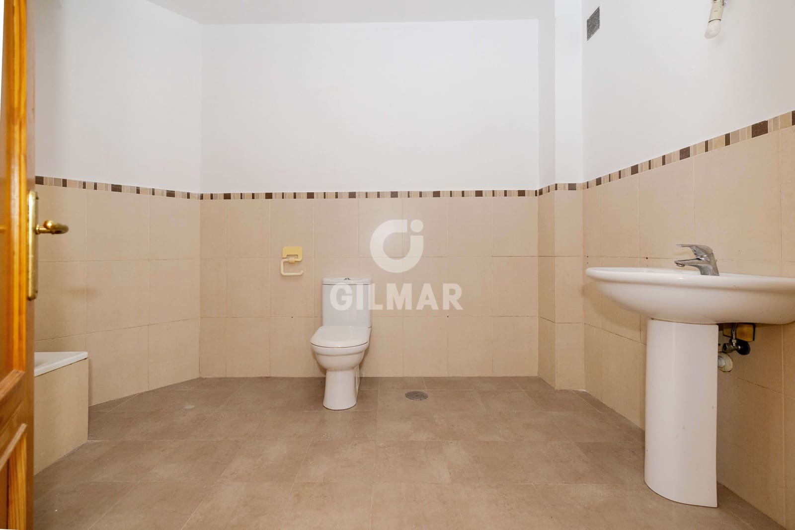 4 soveværelse Rækkehus til salg i Riviera del Sol med swimmingpool garage - € 450.000 (Ref: 9943195)