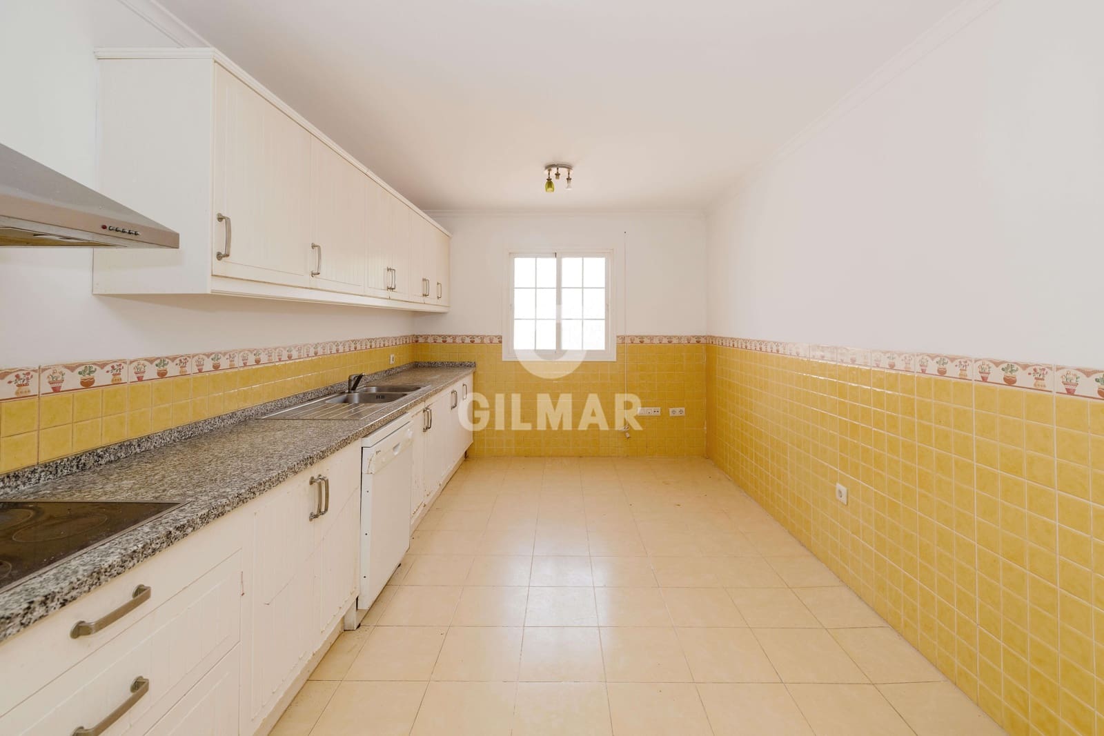 4 soveværelse Rækkehus til salg i Riviera del Sol med swimmingpool garage - € 450.000 (Ref: 9943195)