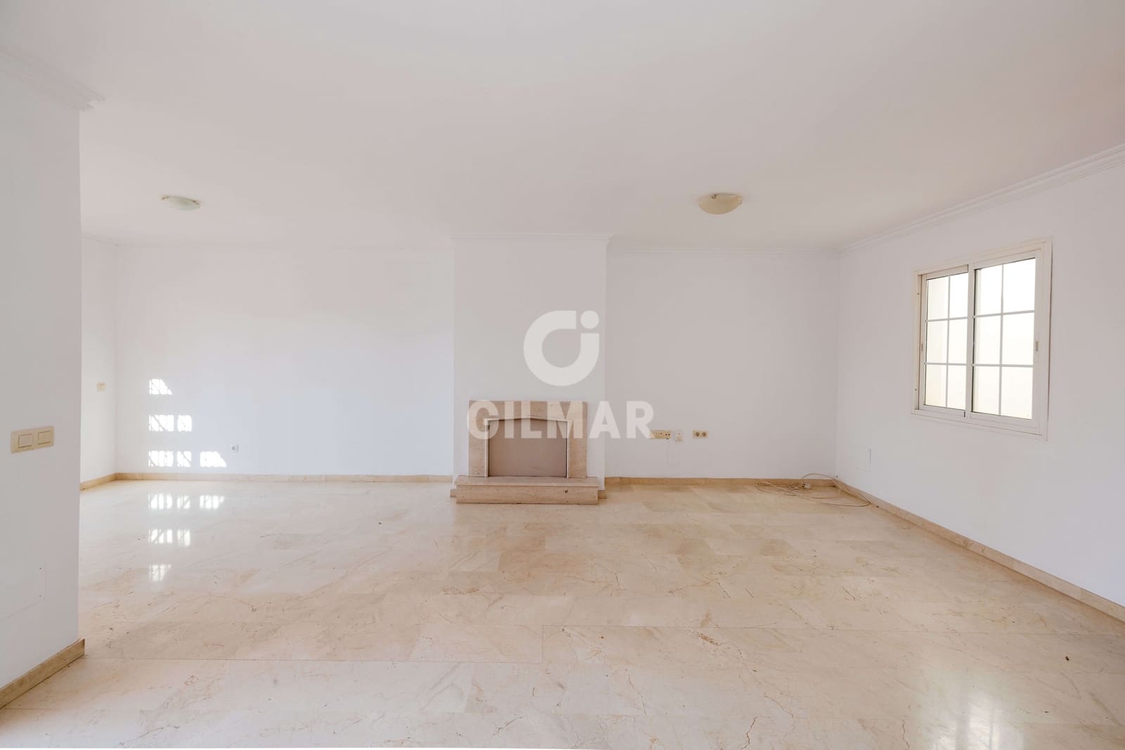 4 soveværelse Rækkehus til salg i Riviera del Sol med swimmingpool garage - € 450.000 (Ref: 9943195)