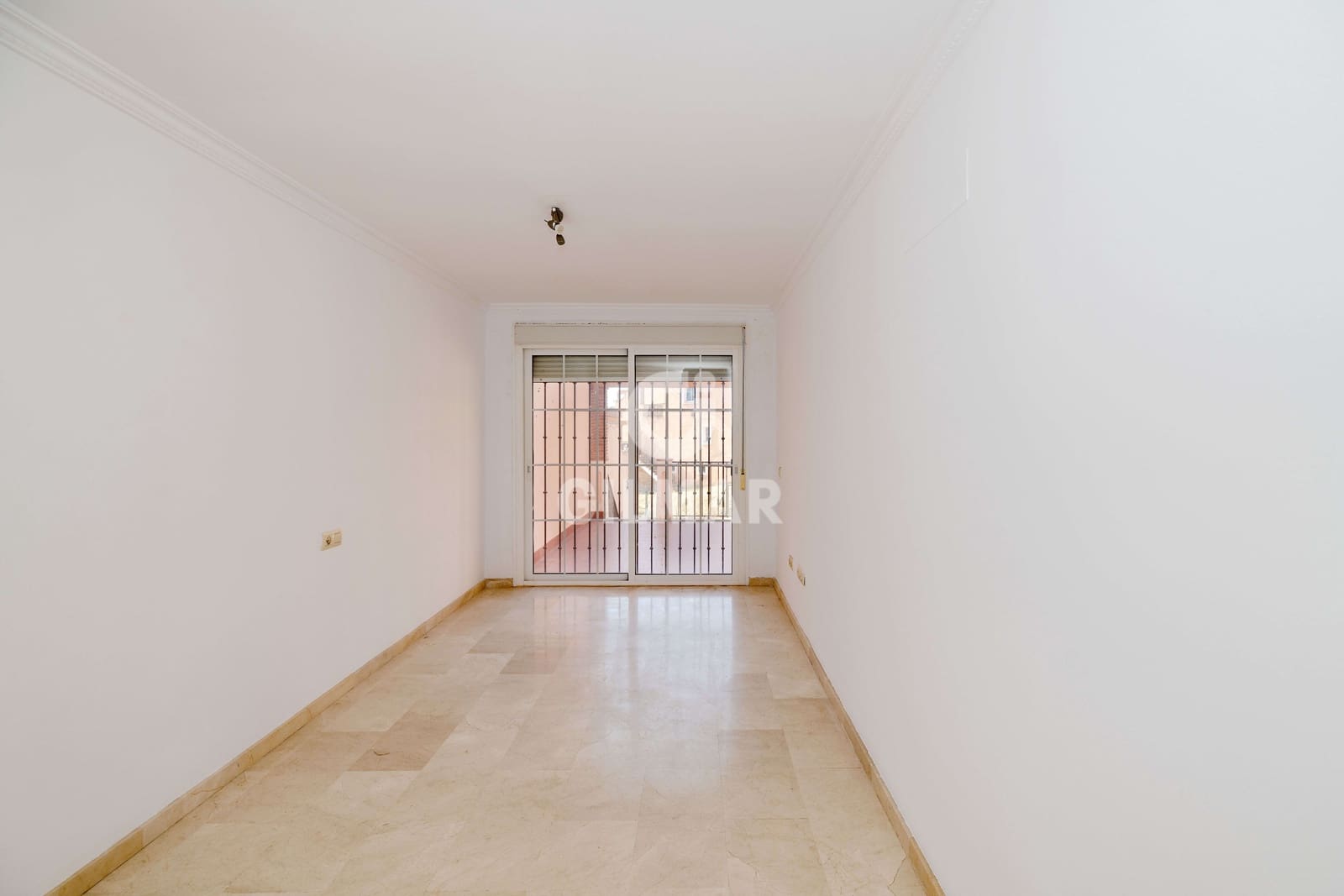4 soveværelse Rækkehus til salg i Riviera del Sol med swimmingpool garage - € 450.000 (Ref: 9943195)