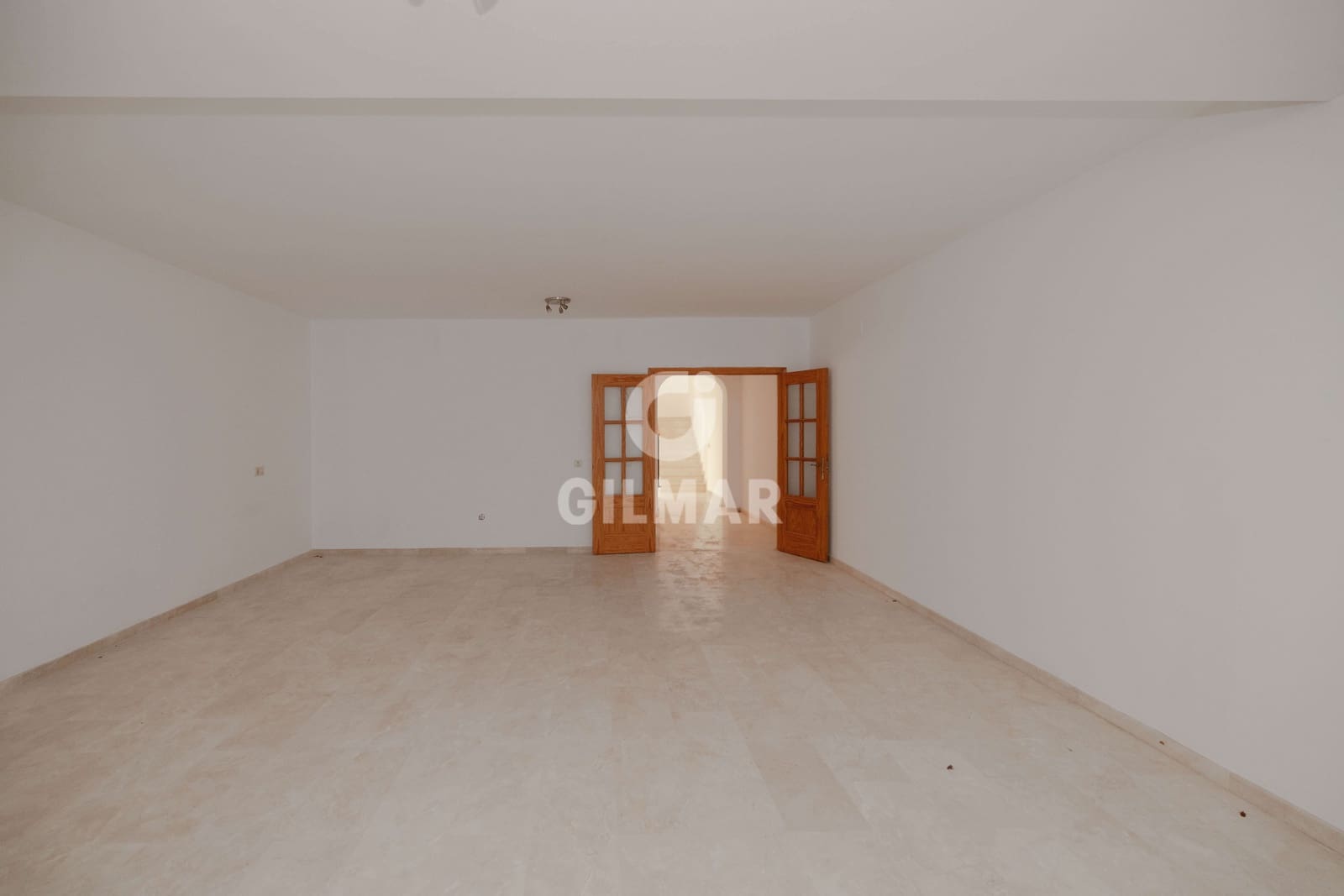 4 soveværelse Rækkehus til salg i Riviera del Sol med swimmingpool garage - € 450.000 (Ref: 9943195)