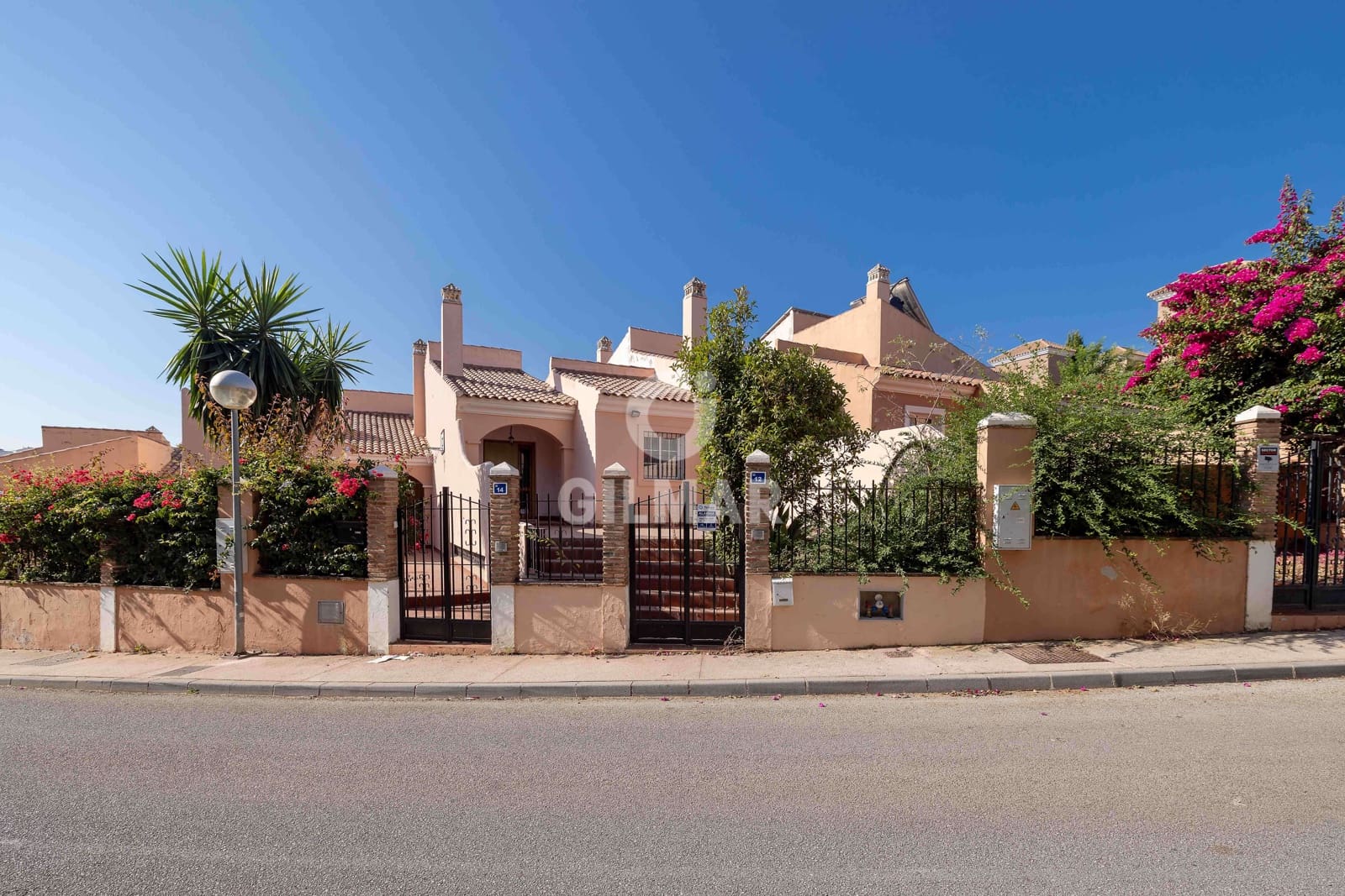 4 soveværelse Rækkehus til salg i Riviera del Sol med swimmingpool garage - € 450.000 (Ref: 9943195)