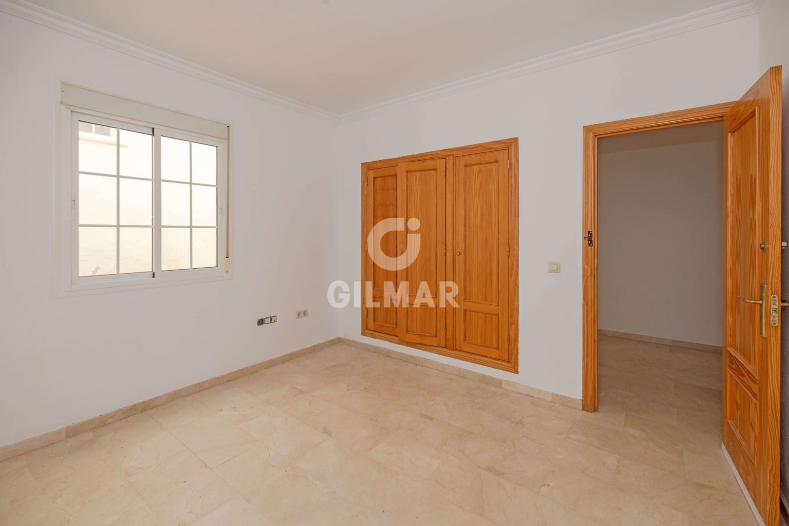 4 soveværelse Rækkehus til salg i Riviera del Sol med swimmingpool garage - € 450.000 (Ref: 9943195)
