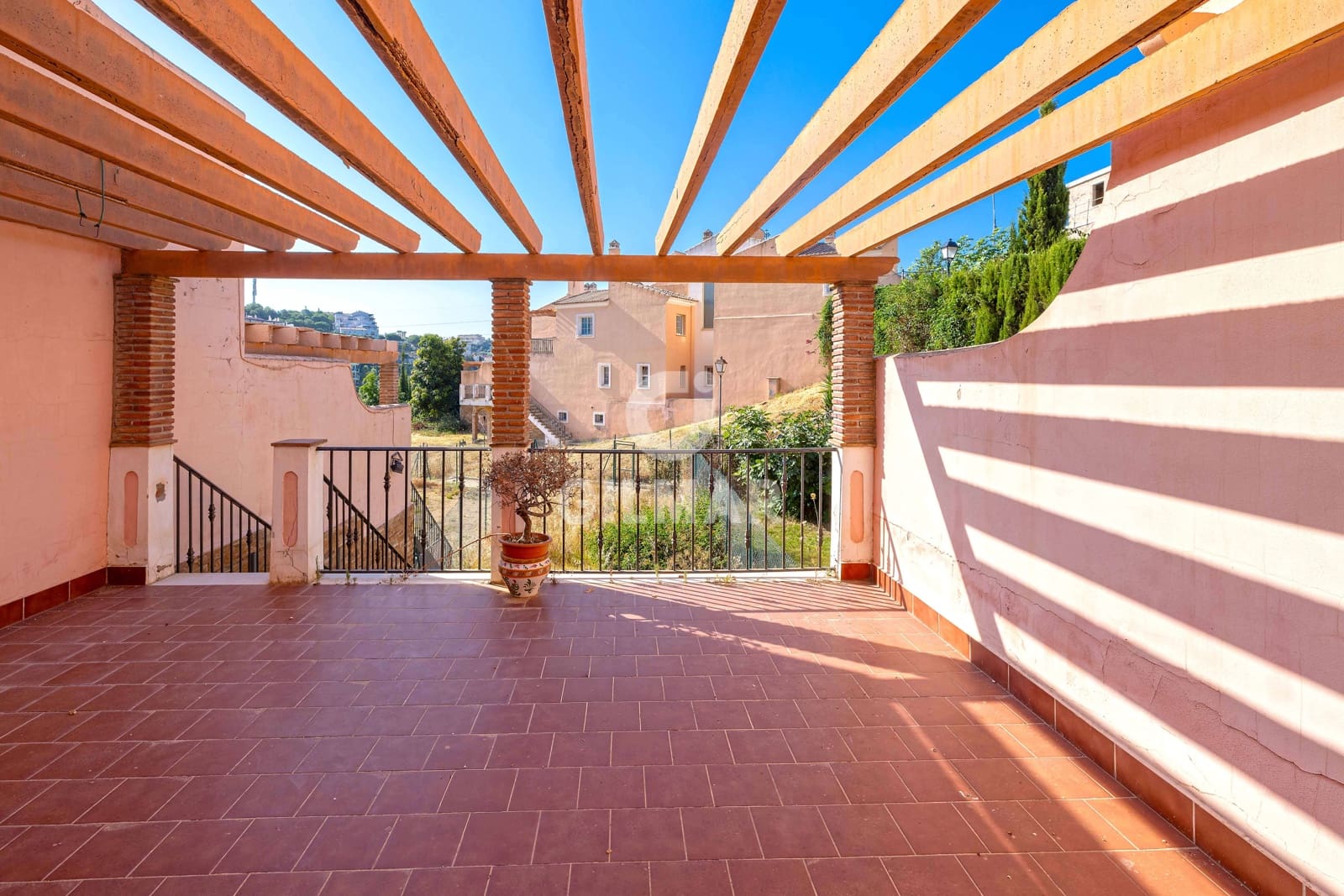4 soveværelse Rækkehus til salg i Riviera del Sol med swimmingpool garage - € 450.000 (Ref: 9943195)