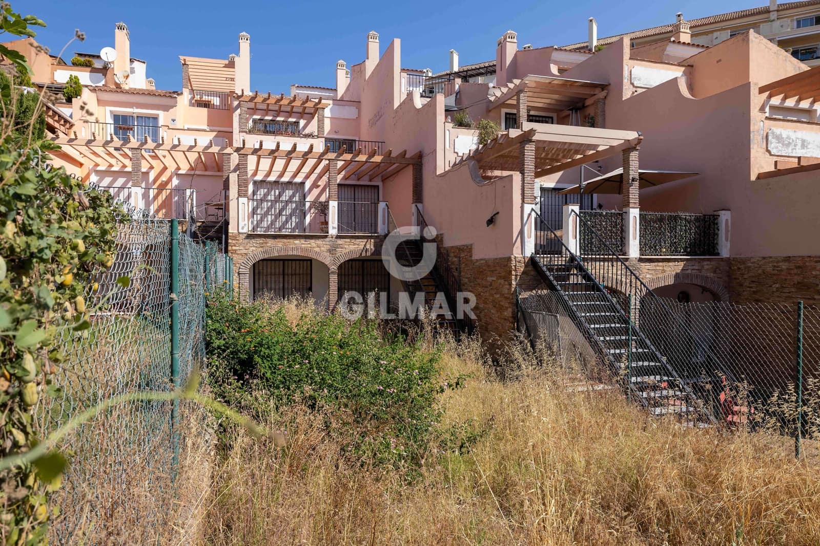 4 soveværelse Rækkehus til salg i Riviera del Sol med swimmingpool garage - € 450.000 (Ref: 9943195)