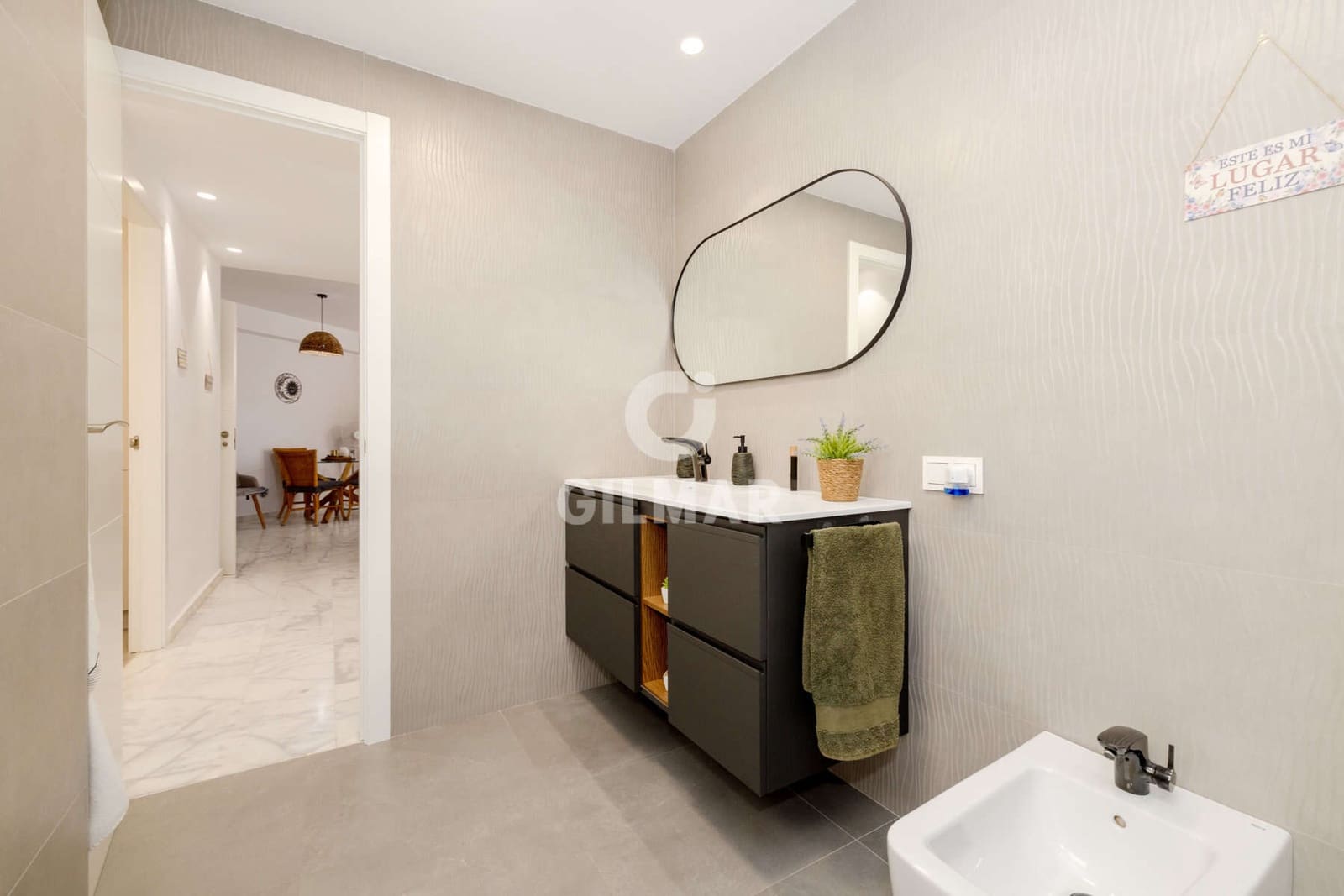 Piso de 2 habitaciones en Estepona en venta con piscina - 399.000 € (Ref: 9943196)