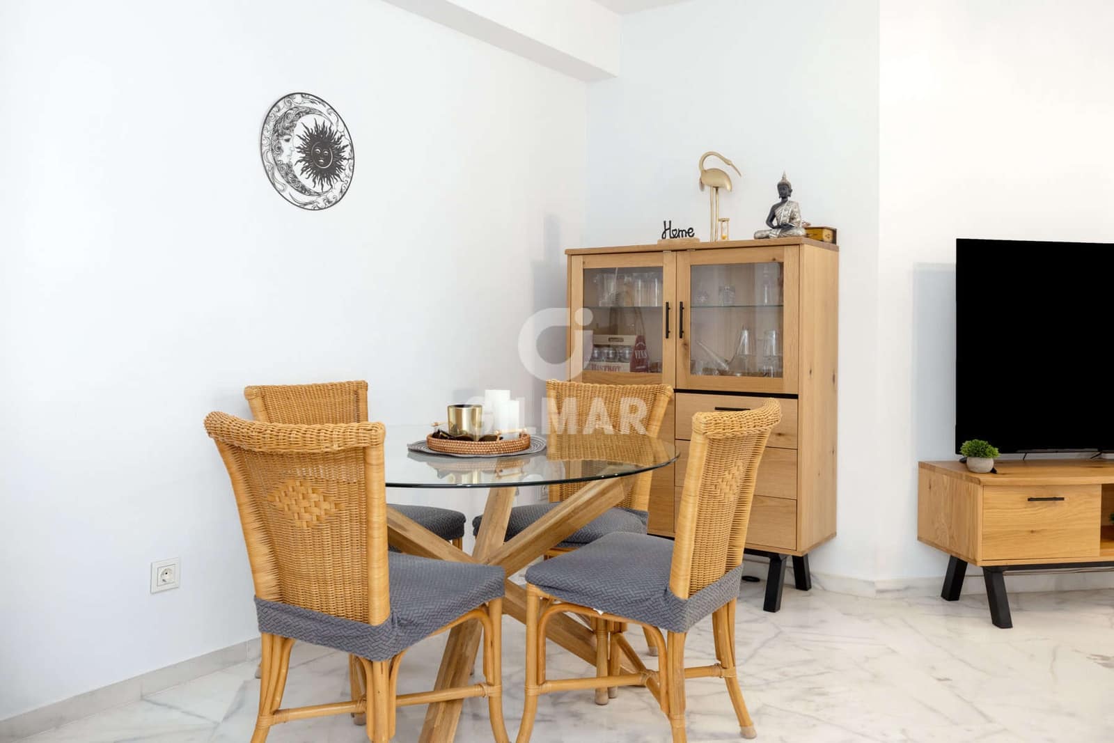 Piso de 2 habitaciones en Estepona en venta con piscina - 399.000 € (Ref: 9943196)
