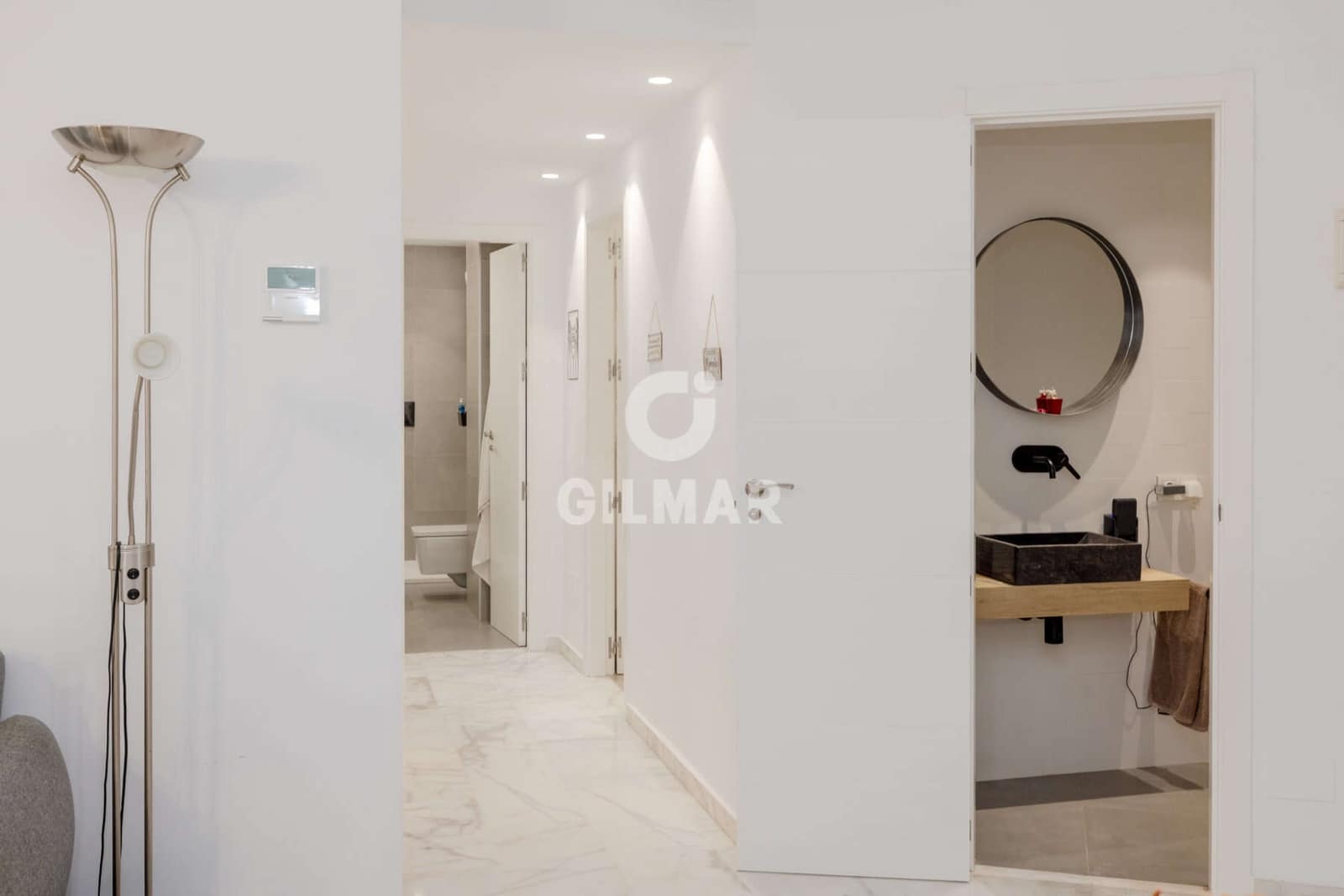 Piso de 2 habitaciones en Estepona en venta con piscina - 399.000 € (Ref: 9943196)