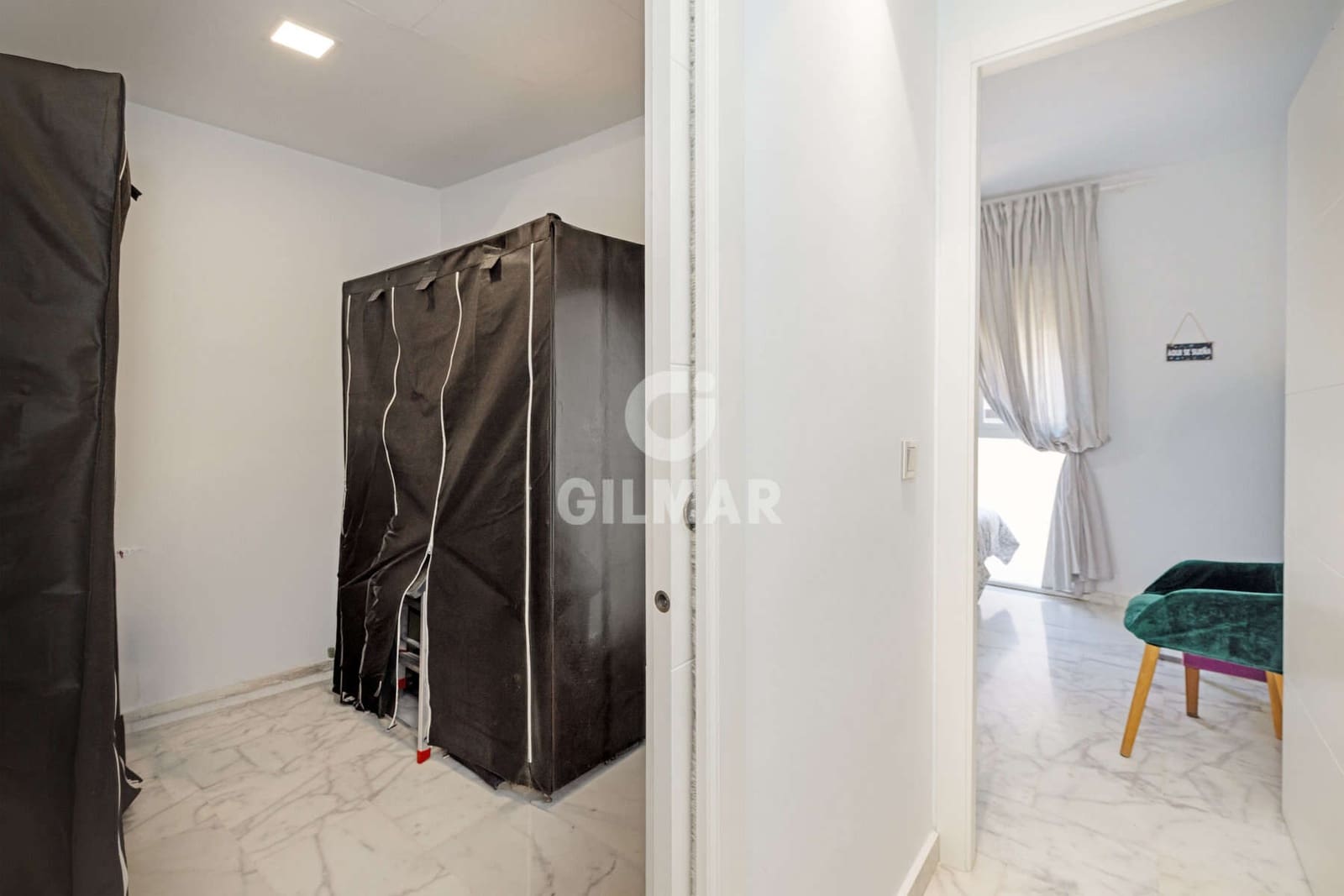 Piso de 2 habitaciones en Estepona en venta con piscina - 399.000 € (Ref: 9943196)