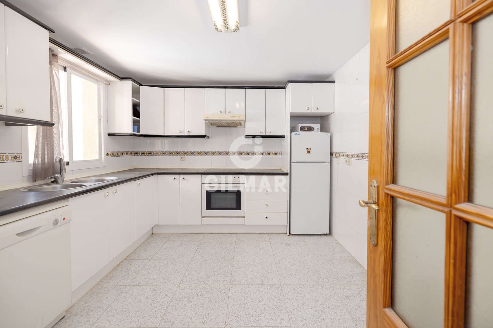 3 soveværelse Lejlighed til salg i Estepona med garage - € 699.000 (Ref: 9946342)