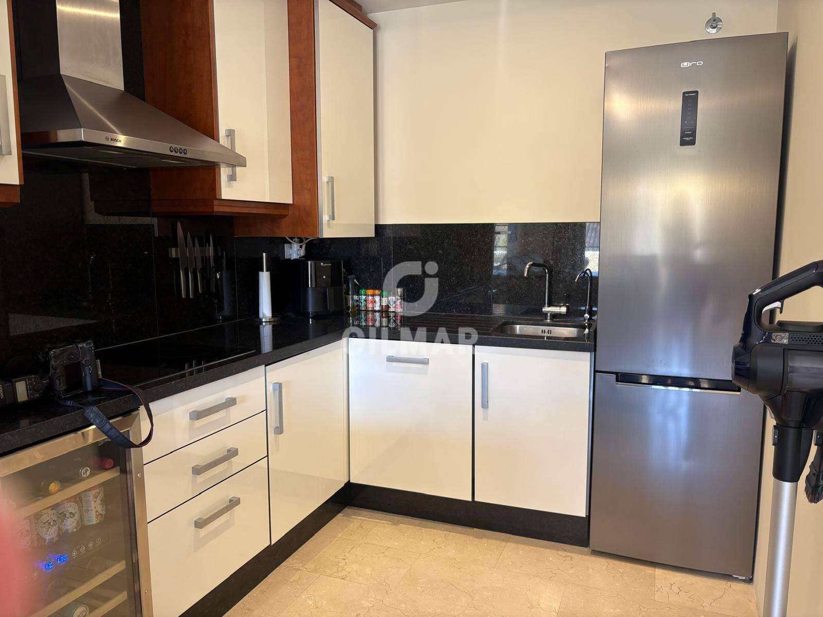 1 sovrum Lägenhet till salu i Estepona med pool - 325 000 € (Ref: 9948737)