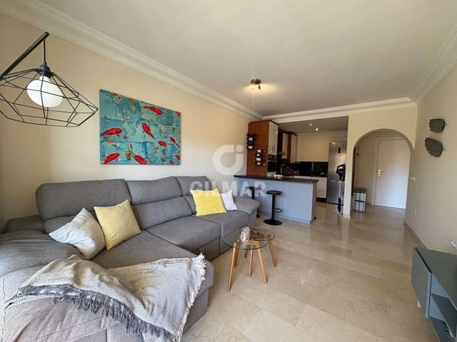 Piso de 1 habitación en Puerto de Estepona, Estepona en venta con piscina - 325.000 € (Ref: 9948737)