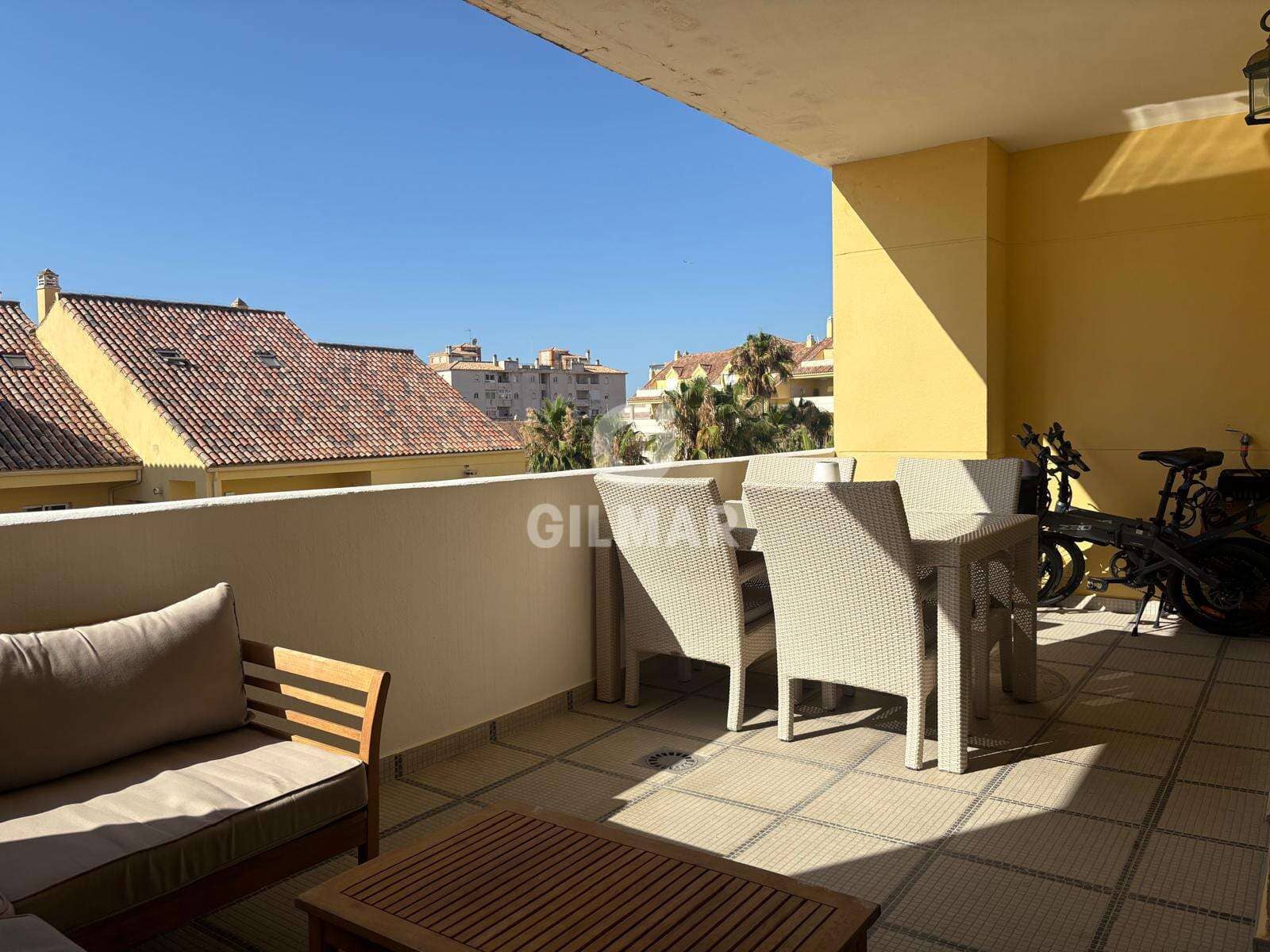 1 sovrum Lägenhet till salu i Estepona med pool - 325 000 € (Ref: 9948737)