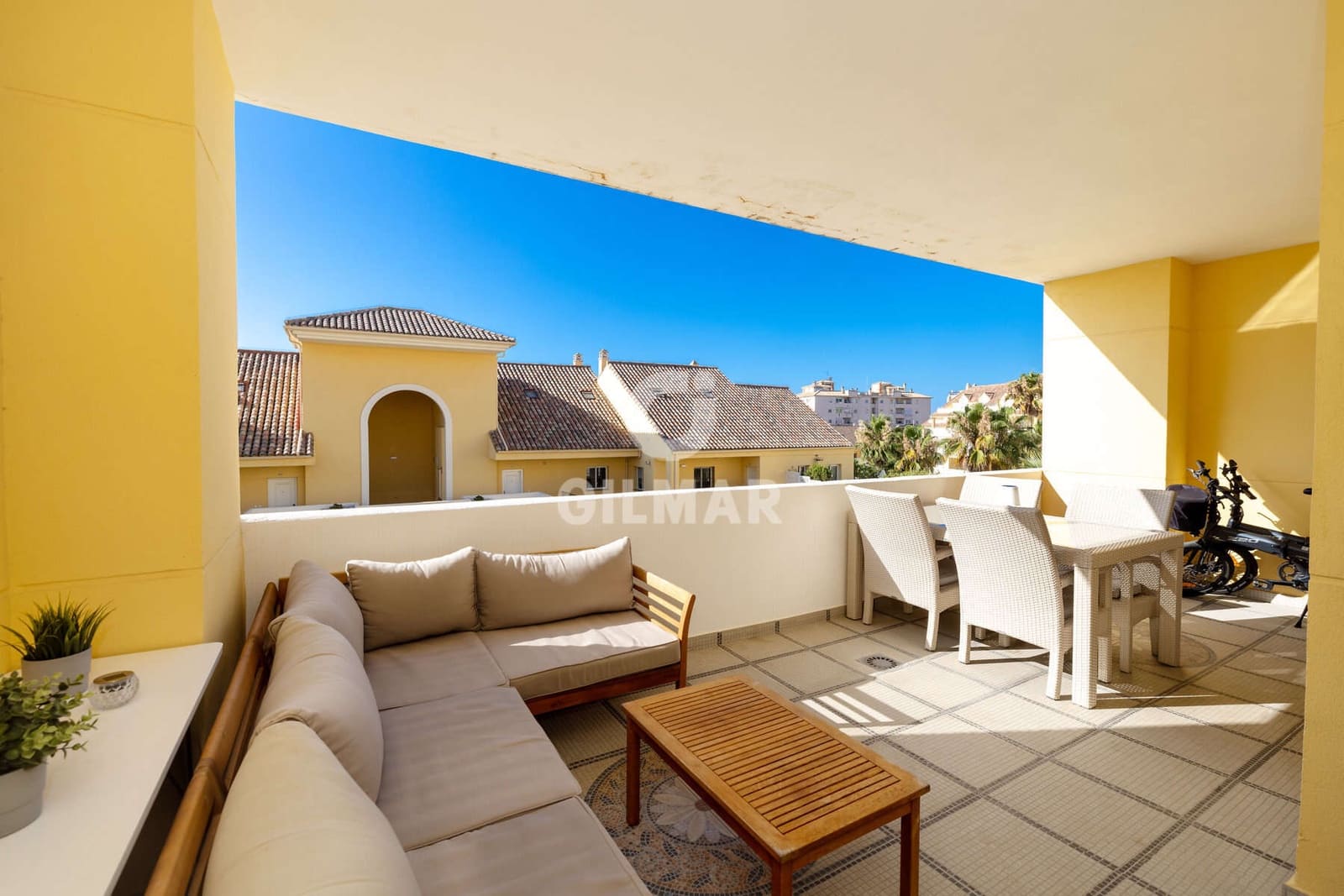 1 bedroom Flat for sale in Estepona with pool - € 325,000 (Ref: 9948737)