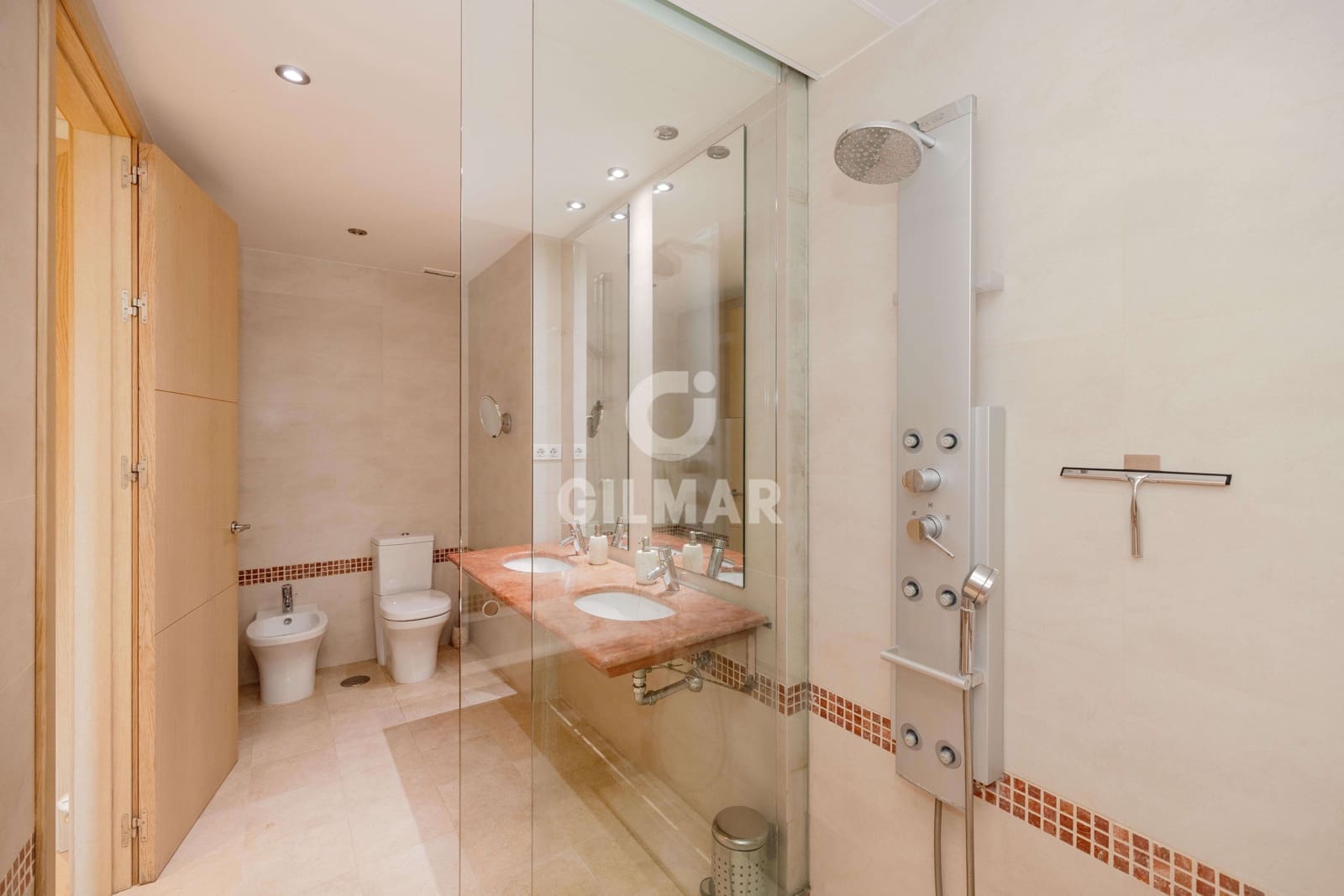 2 soveværelse Lejlighed til salg i Sotogrande med garage - € 675.000 (Ref: 9948738)