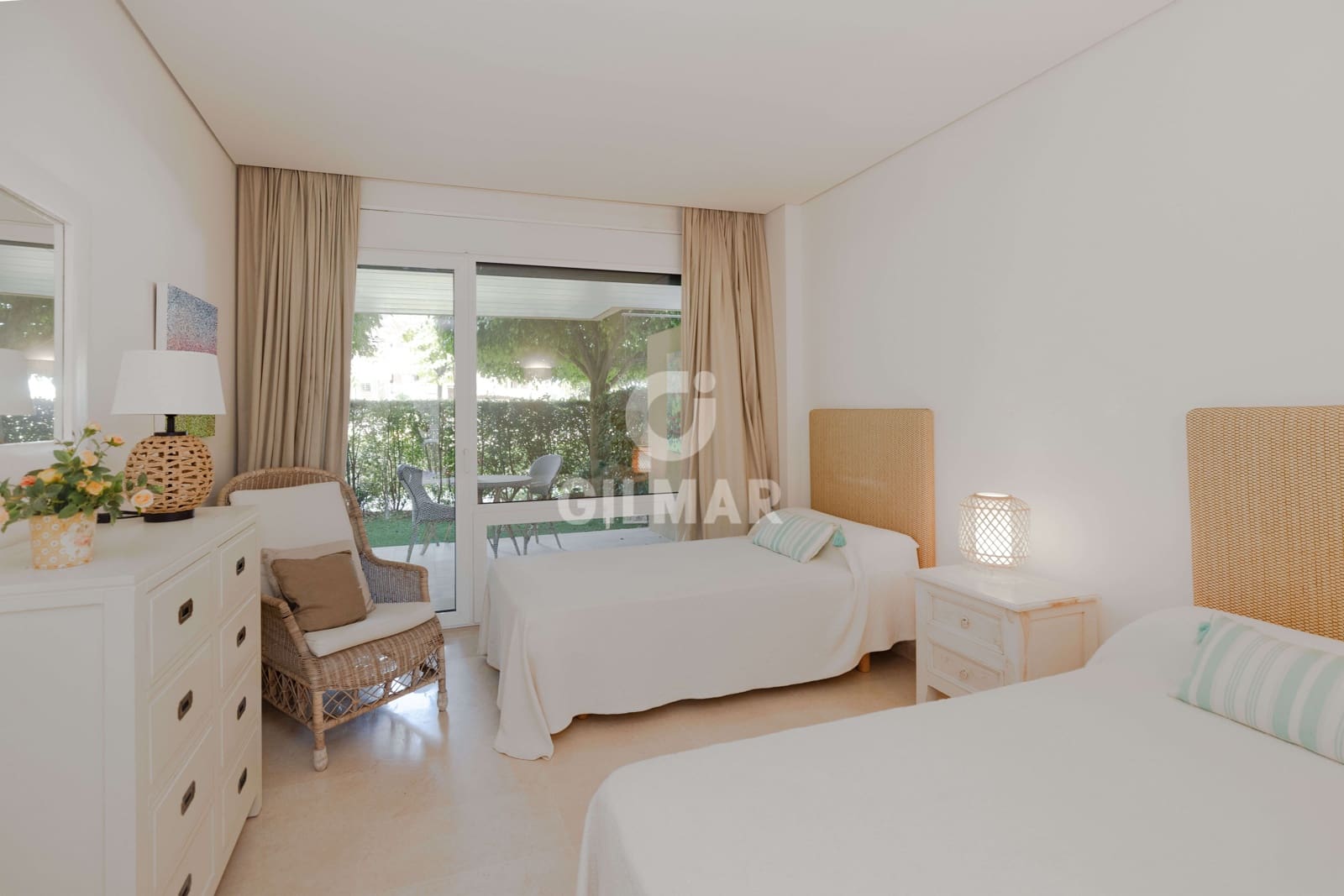 2 soveværelse Lejlighed til salg i Sotogrande med garage - € 675.000 (Ref: 9948738)