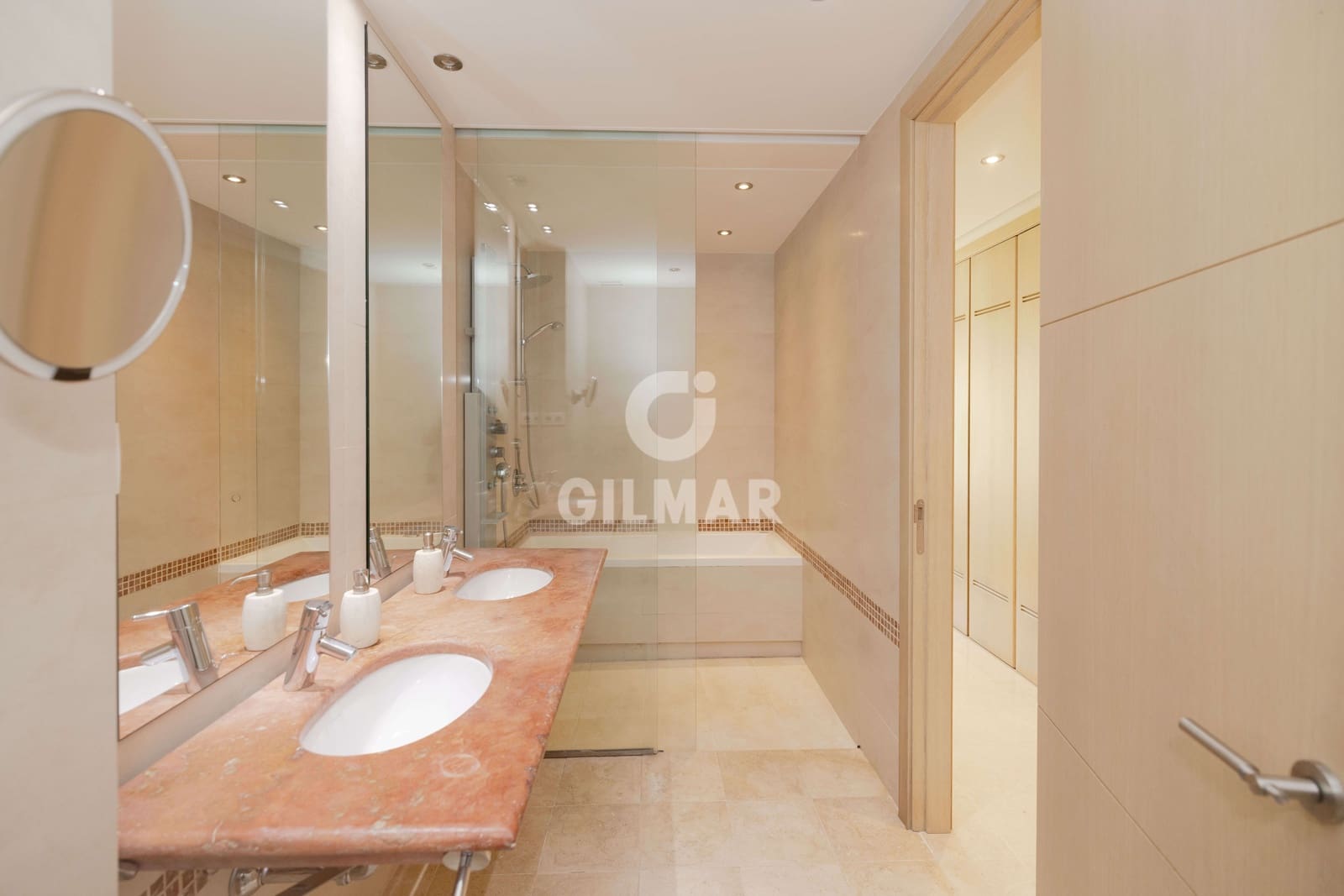 2 soveværelse Lejlighed til salg i Sotogrande med garage - € 675.000 (Ref: 9948738)