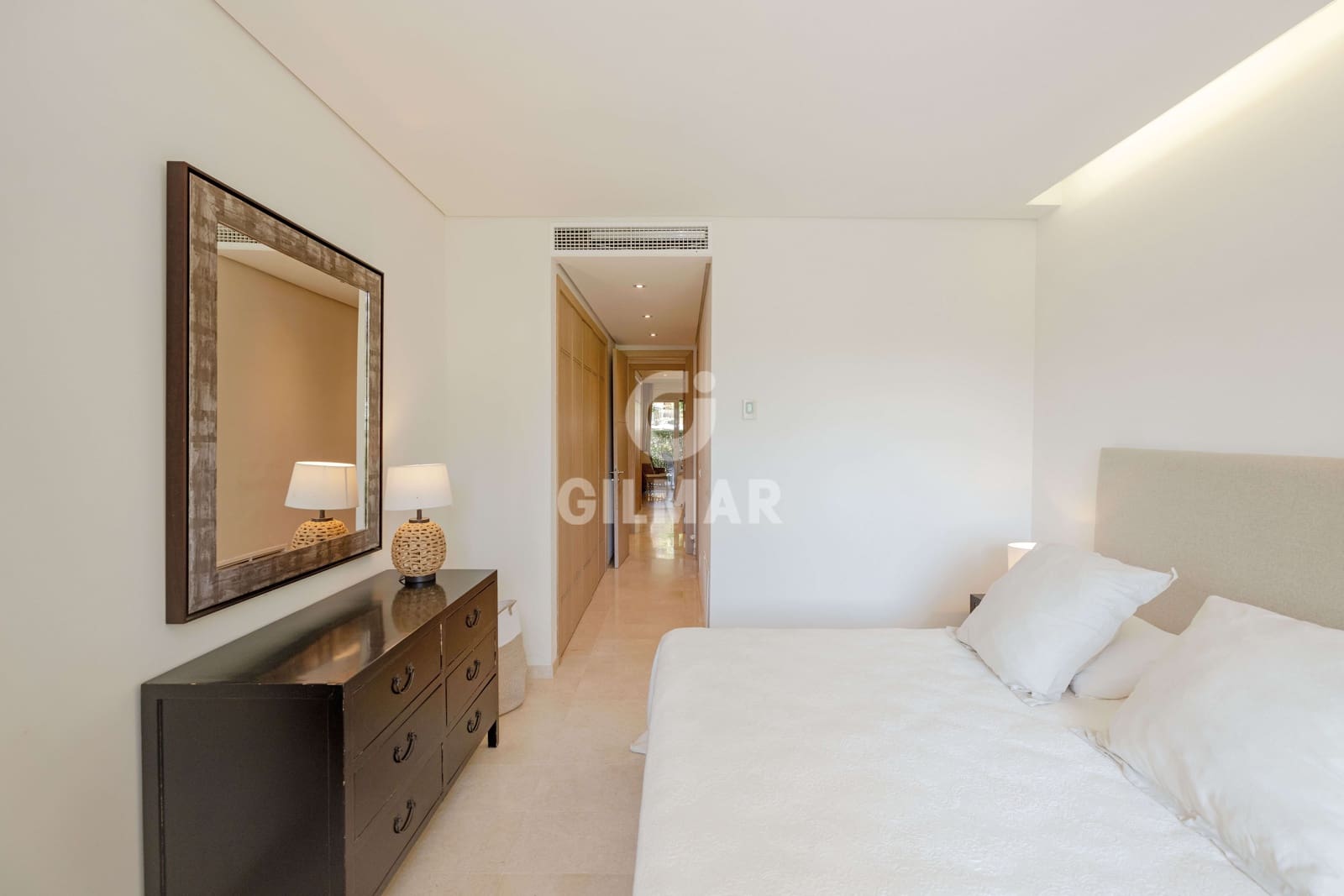 2 soveværelse Lejlighed til salg i Sotogrande med garage - € 675.000 (Ref: 9948738)