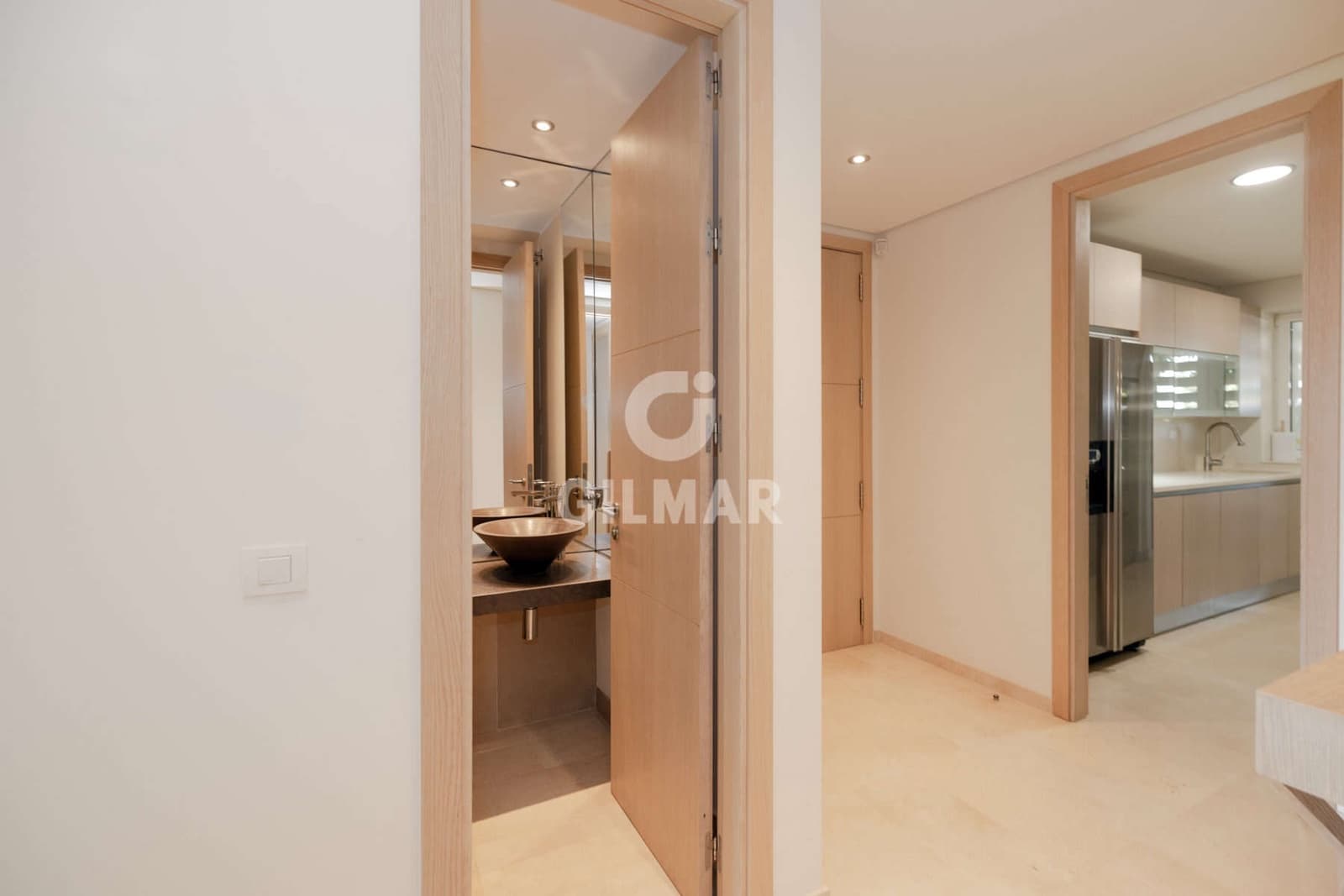 2 bedroom Flat for sale in Sotogrande with garage - € 675,000 (Ref: 9948738)