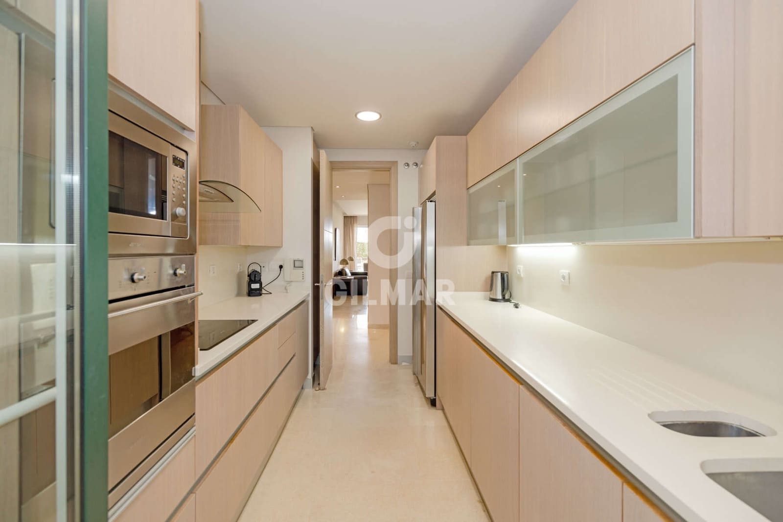2 bedroom Flat for sale in Sotogrande with garage - € 675,000 (Ref: 9948738)
