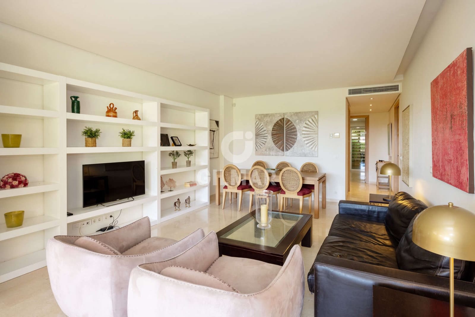 2 bedroom Flat for sale in Sotogrande with garage - € 675,000 (Ref: 9948738)